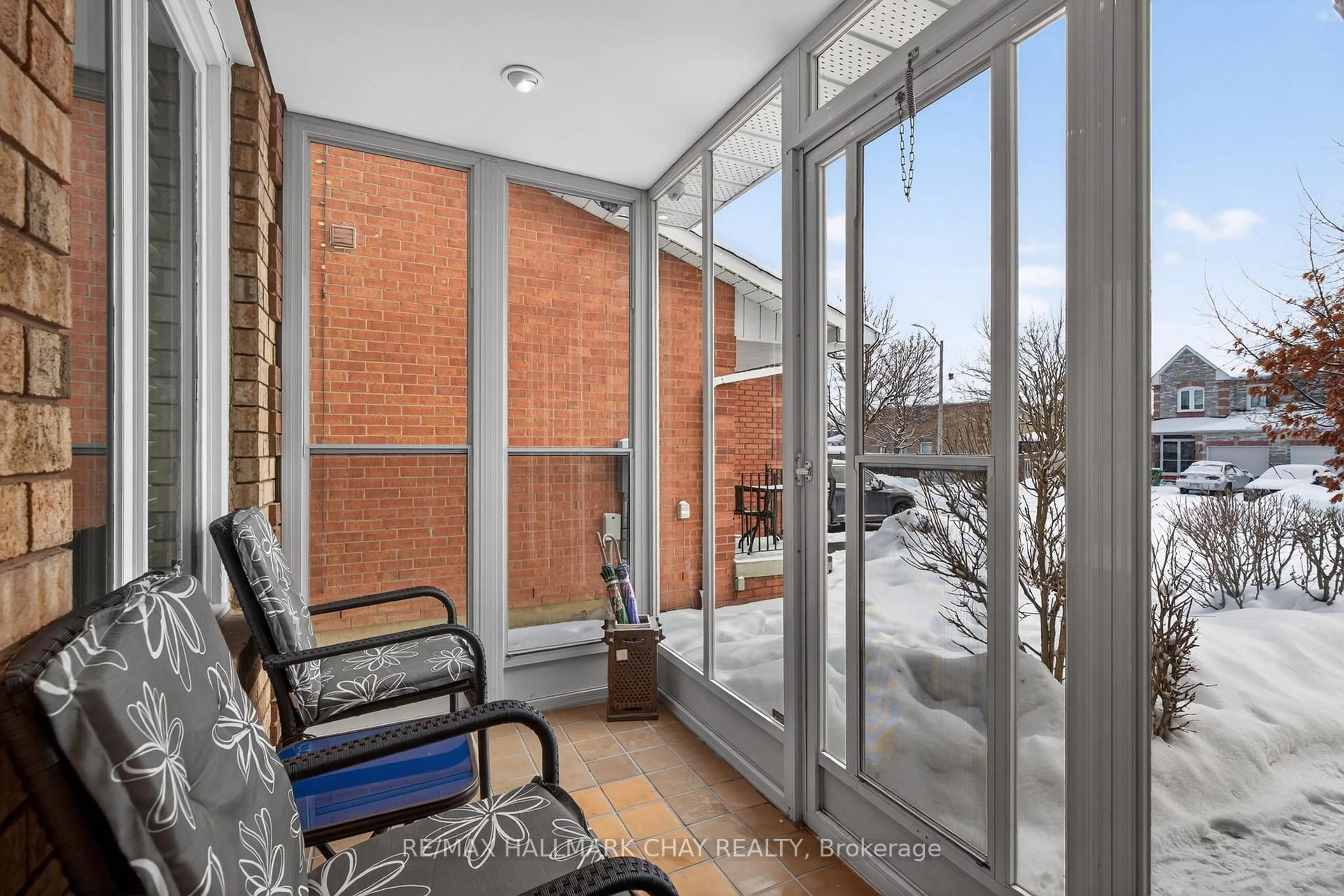 Unknown for 72 Ravenscliffe Crt, Brampton Ontario L6X 4N9