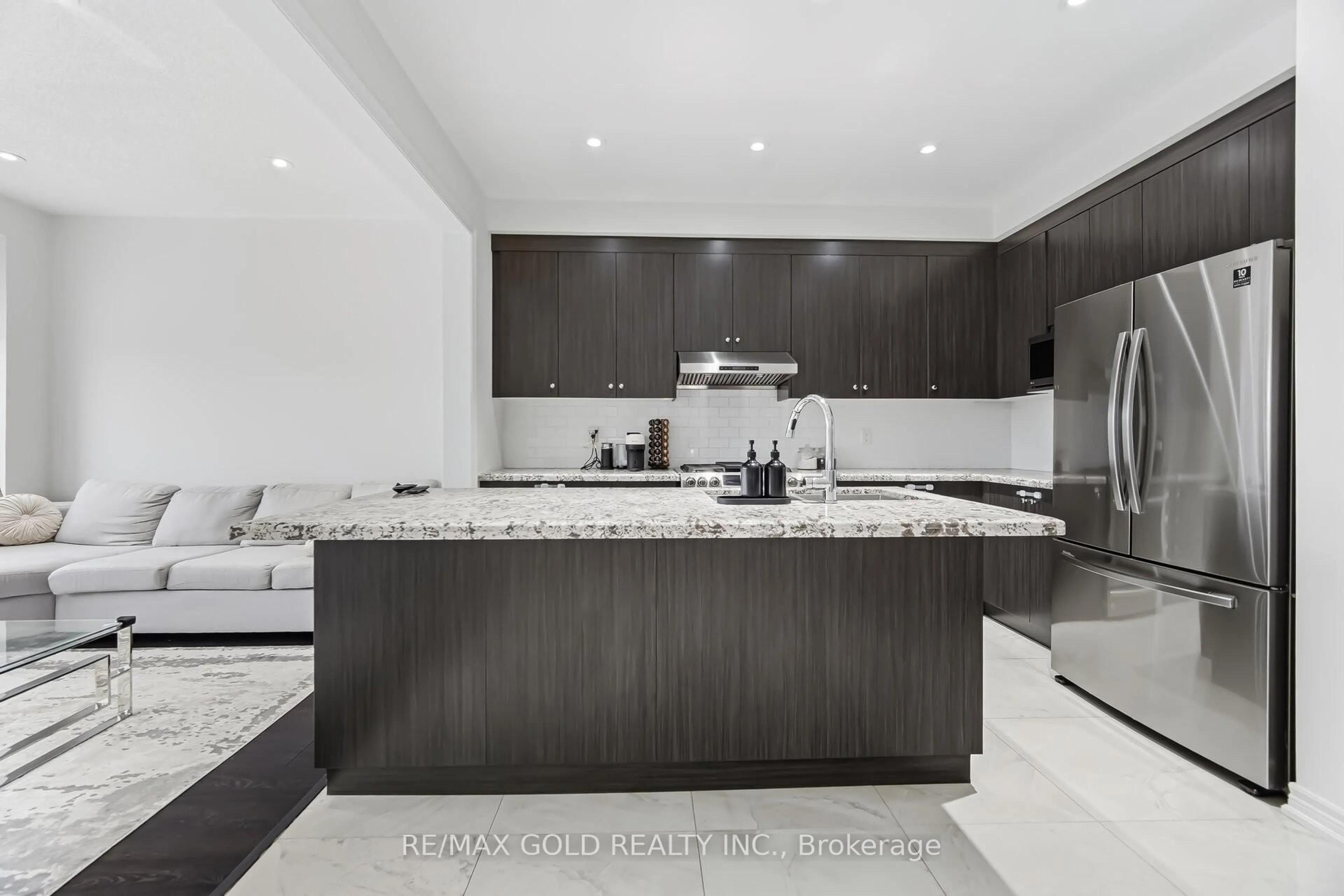 Contemporary kitchen, ceramic/tile floor for 8 Estelle Gate, Brampton Ontario L6P 4M9