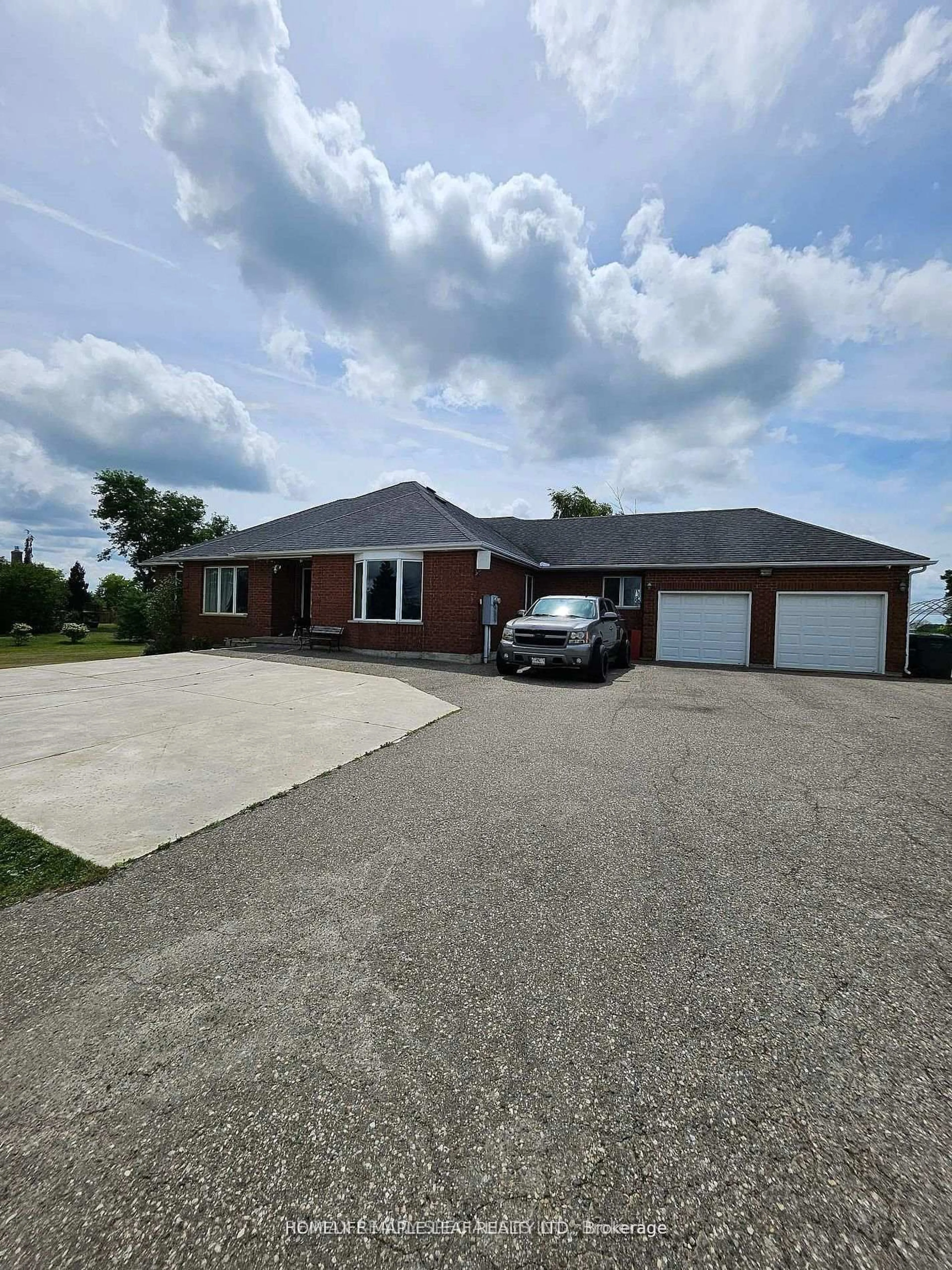 A pic from outside/outdoor area/front of a property/back of a property/a pic from drone, unknown for 13608 Torbram Rd, Caledon Ontario L7C 2S9