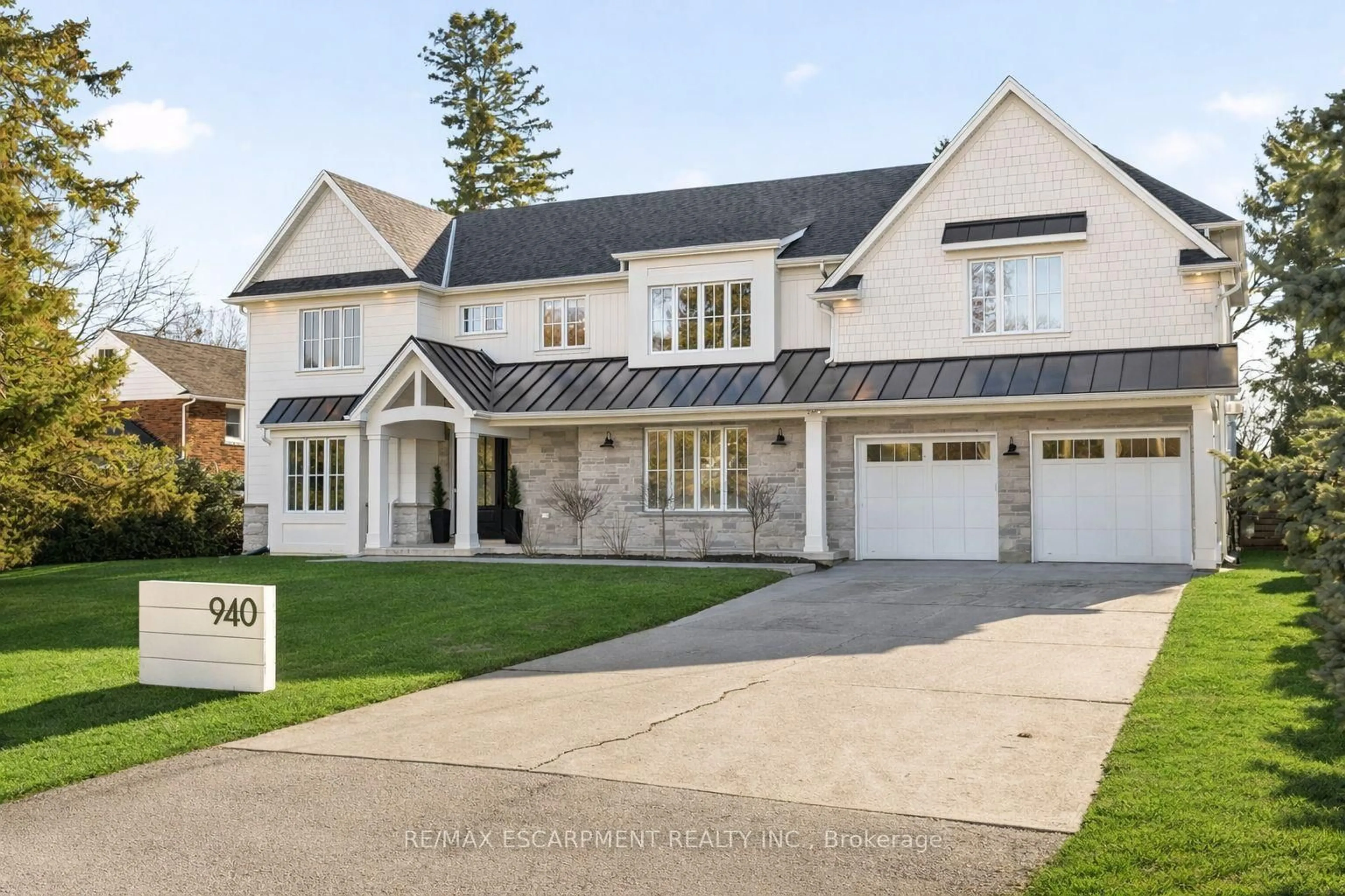 Unknown for 940 Gorton Ave, Burlington Ontario L7T 1S5