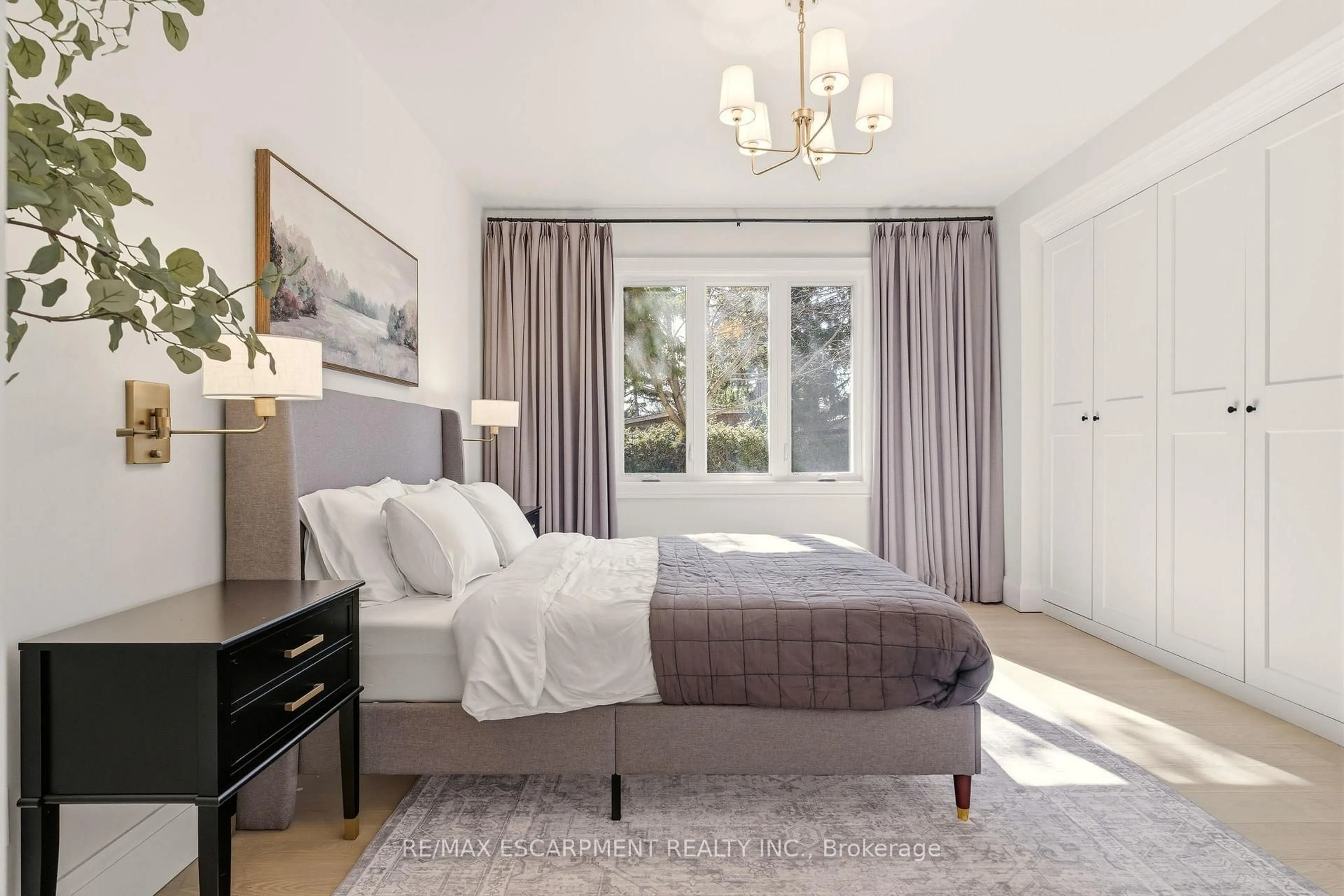 Bedroom with bed, unknown for 940 Gorton Ave, Burlington Ontario L7T 1S5