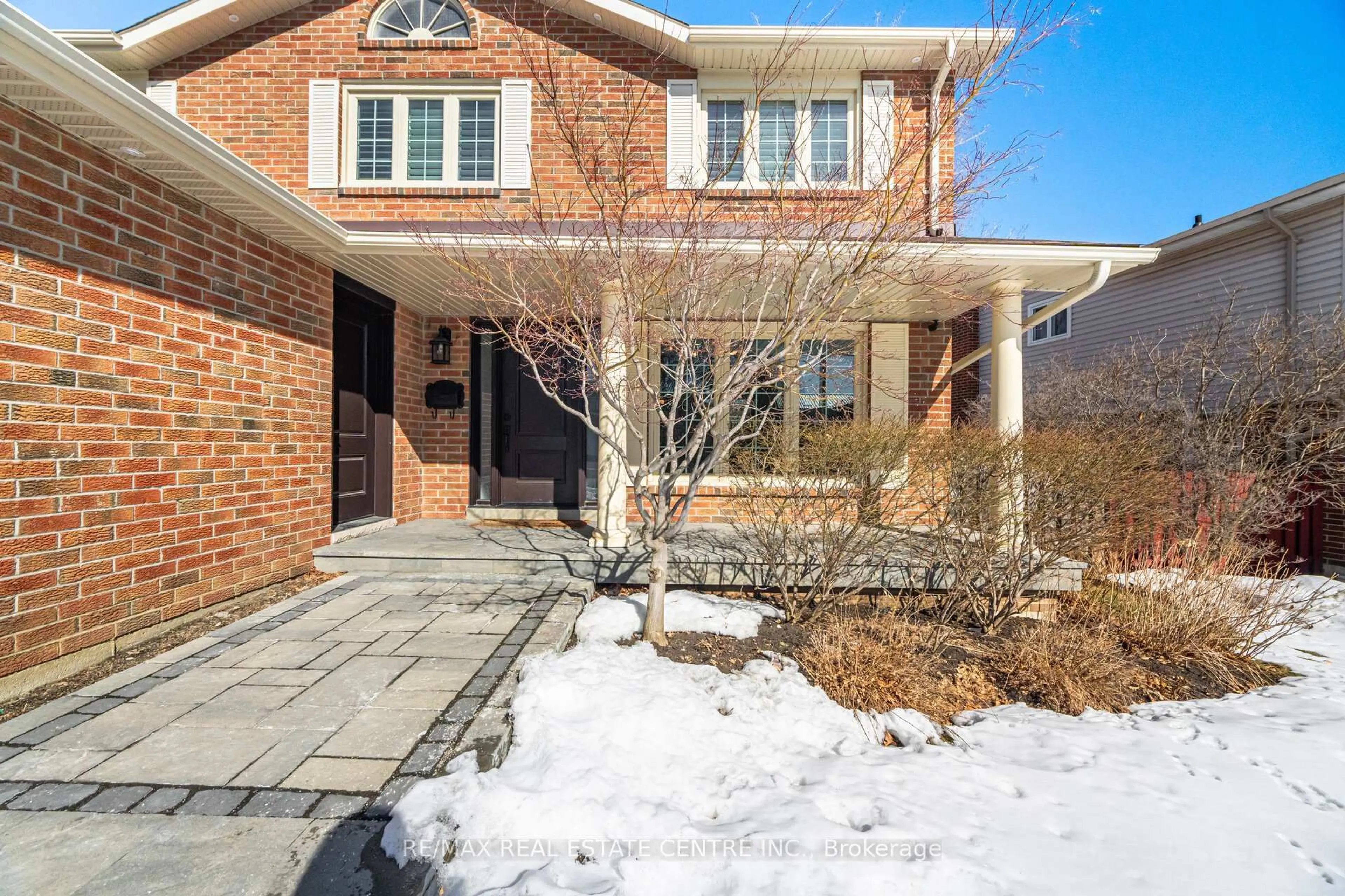 Home with brick exterior material, street for 4253 Marblethorne Crt, Mississauga Ontario L4W 2H9