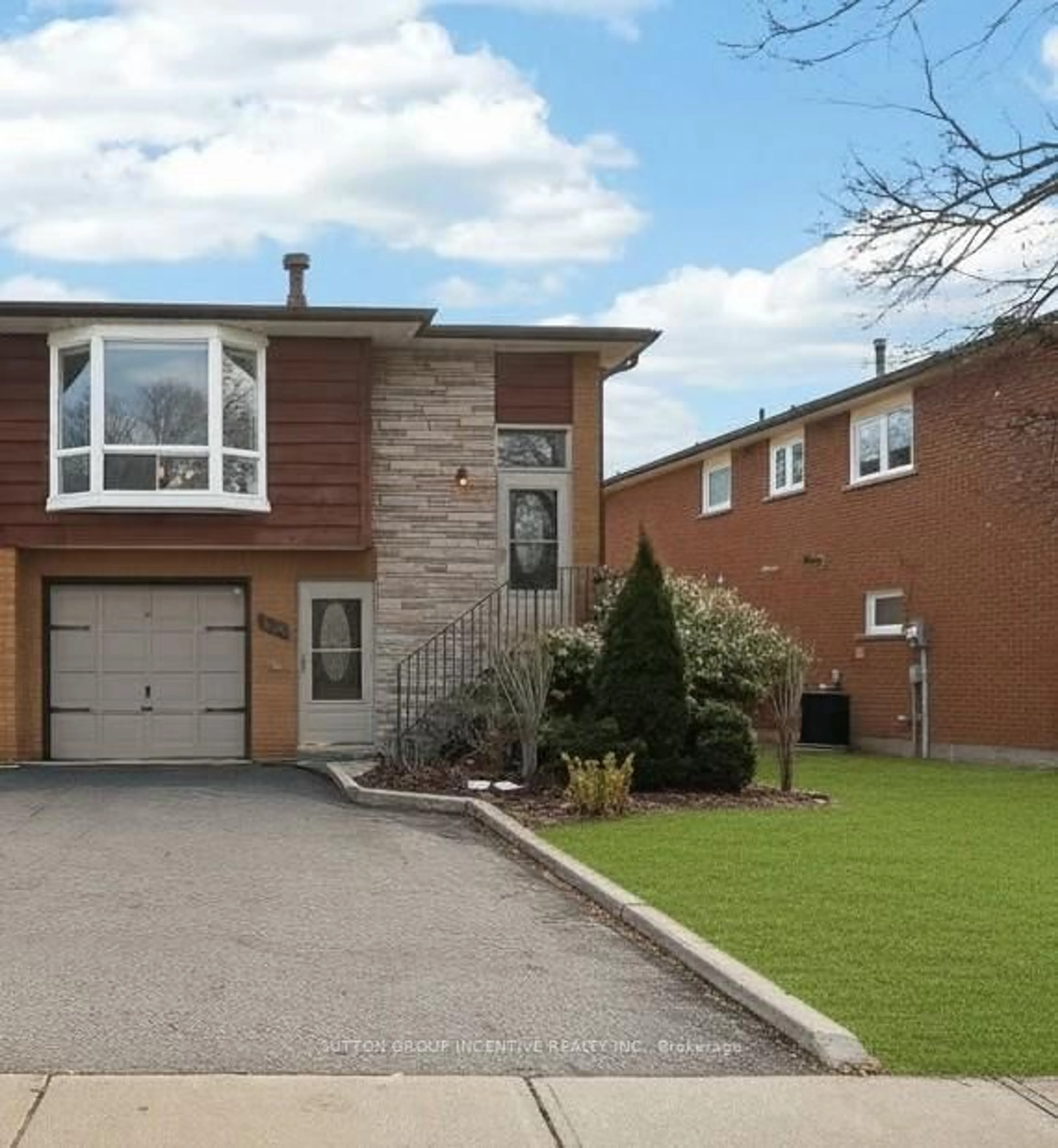 Home with brick exterior material, street for 161 Harold St, Brampton Ontario L6Y 2G3