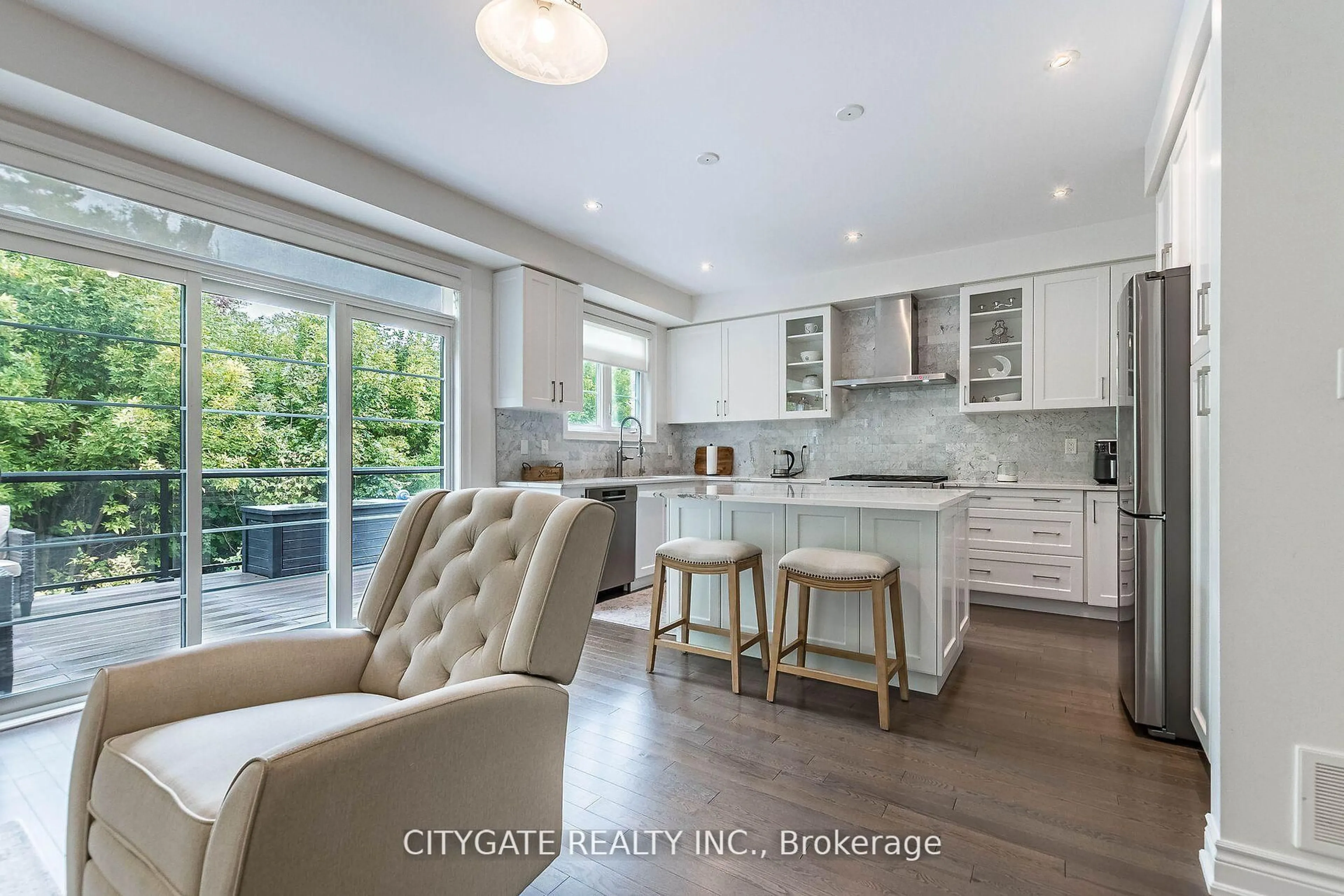 Open concept kitchen, ceramic/tile floor for 44 elysian fields Circ, Brampton Ontario L6Y 6E9