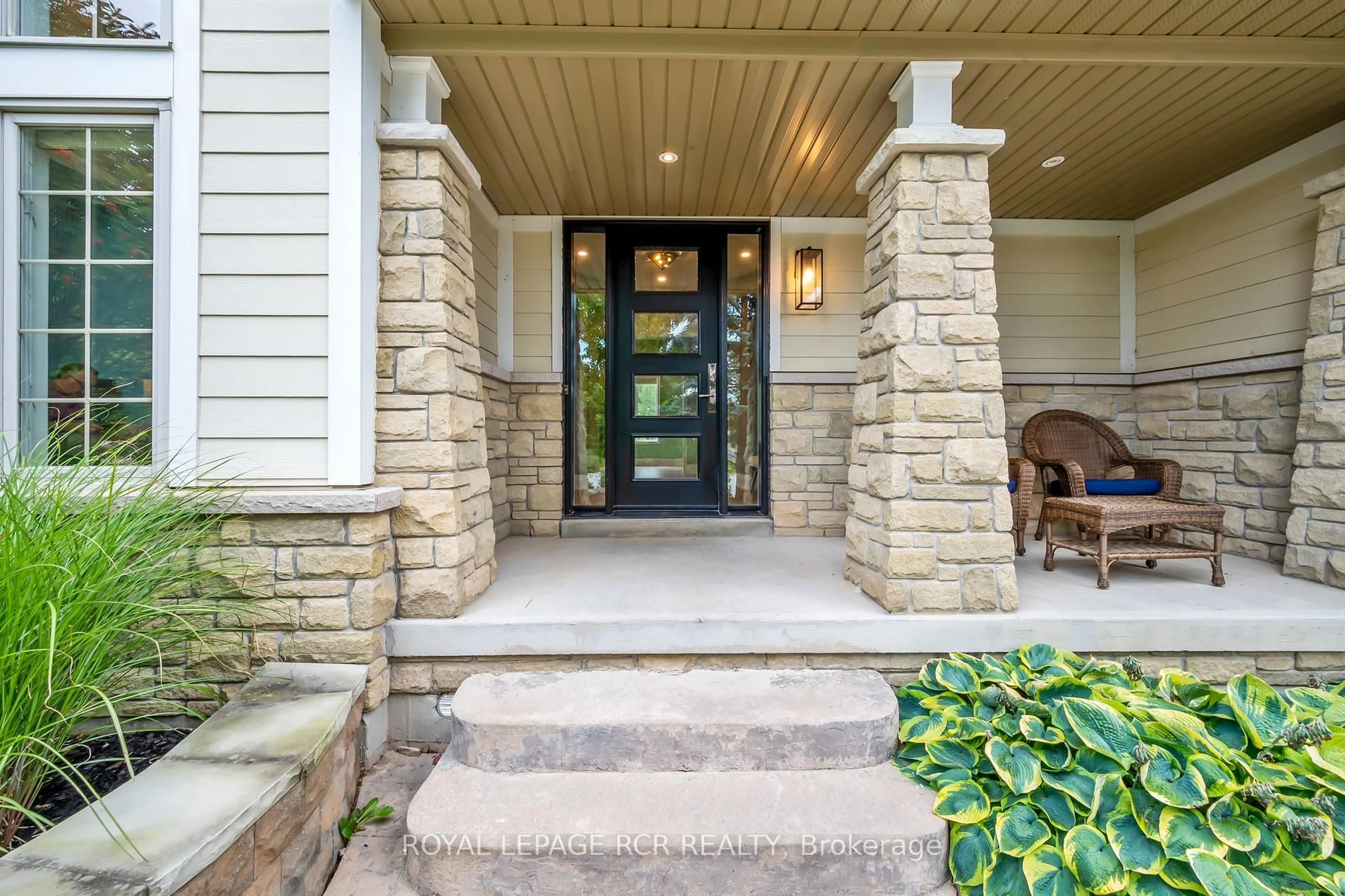 Indoor entryway for 63 Young Crt, Orangeville Ontario L9W 0A8