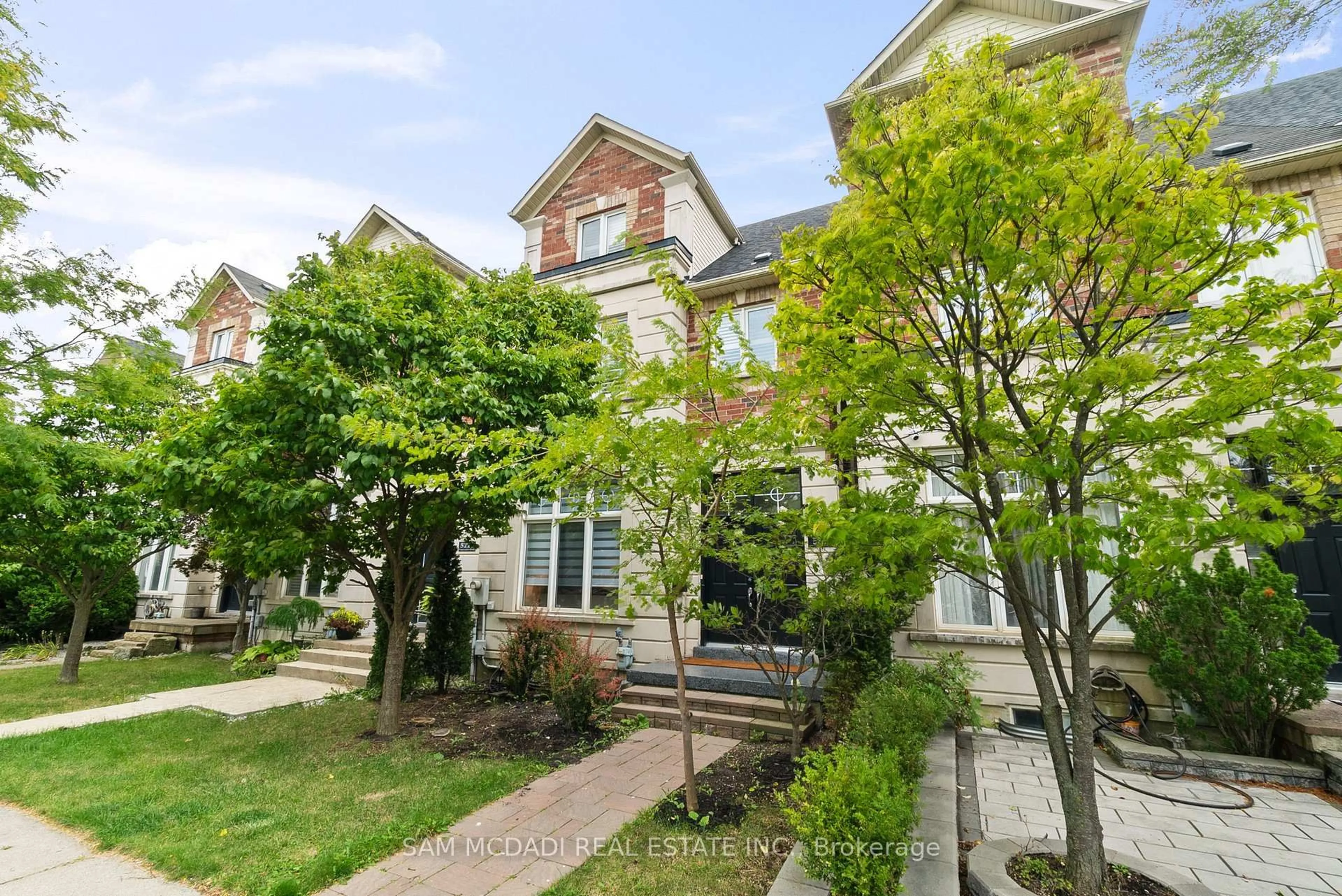 Patio, street for 5227 Preservation Circ, Mississauga Ontario L5M 7T2