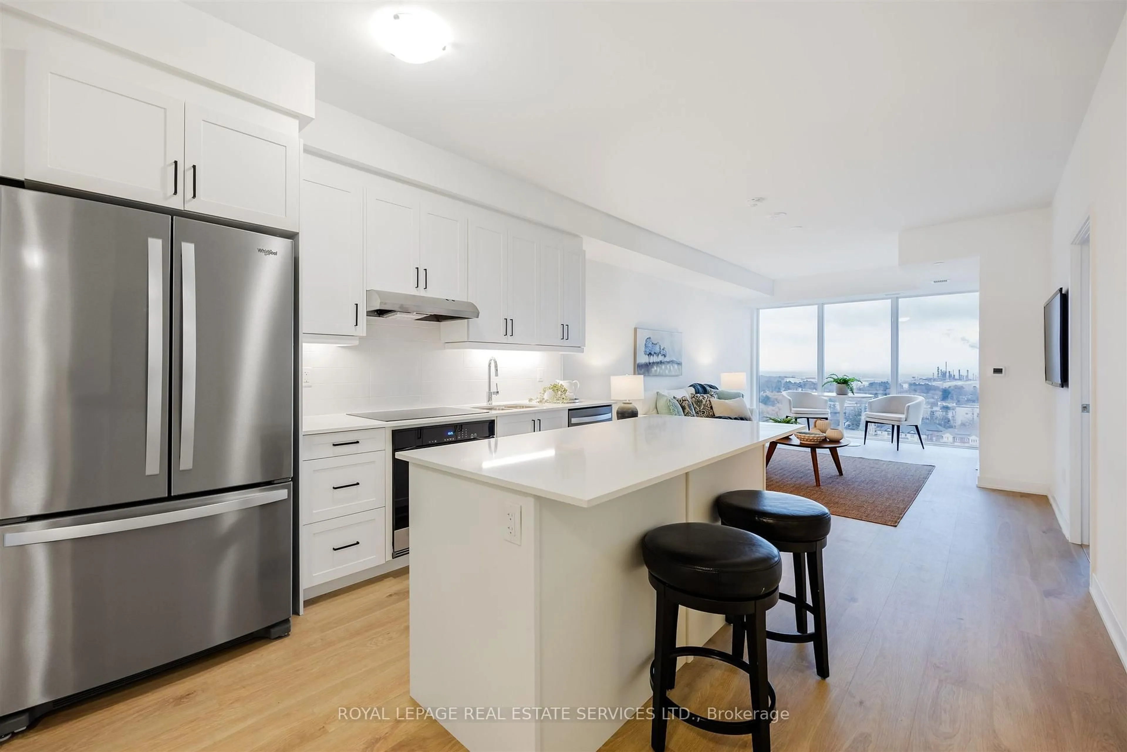 Open concept kitchen, unknown for 1035 Southdown Rd #1508, Mississauga Ontario L5J 0A2