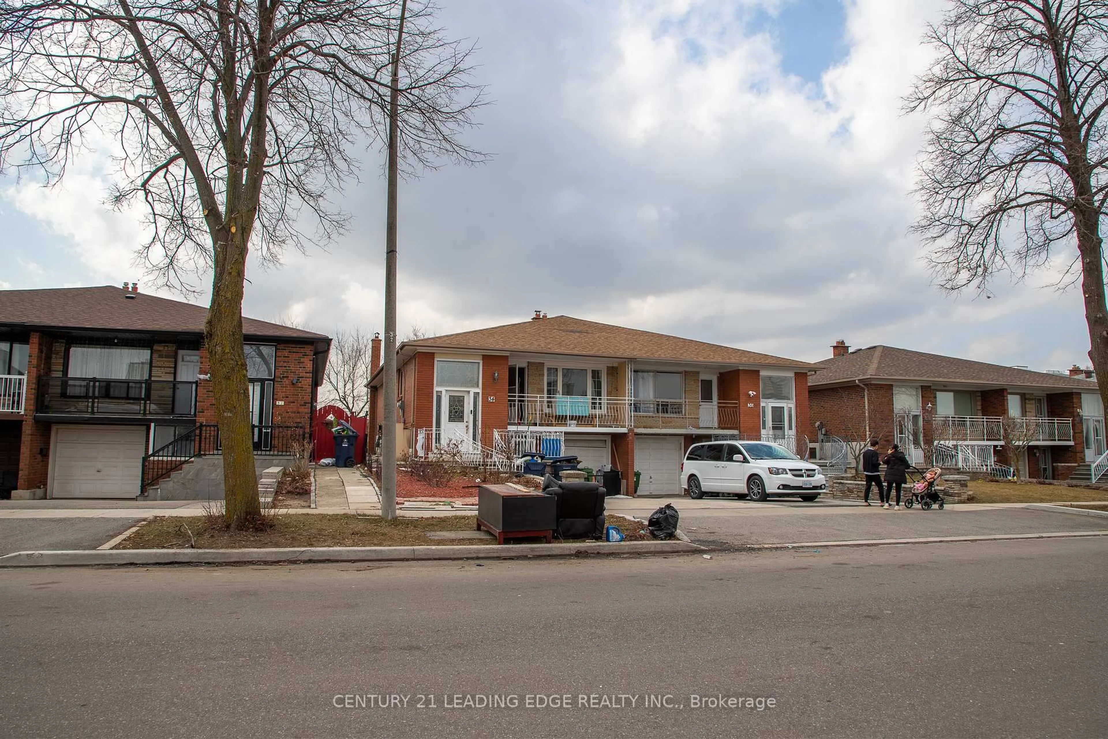 Blurry image for 34 Petiole Rd, Toronto Ontario M3N 2B4