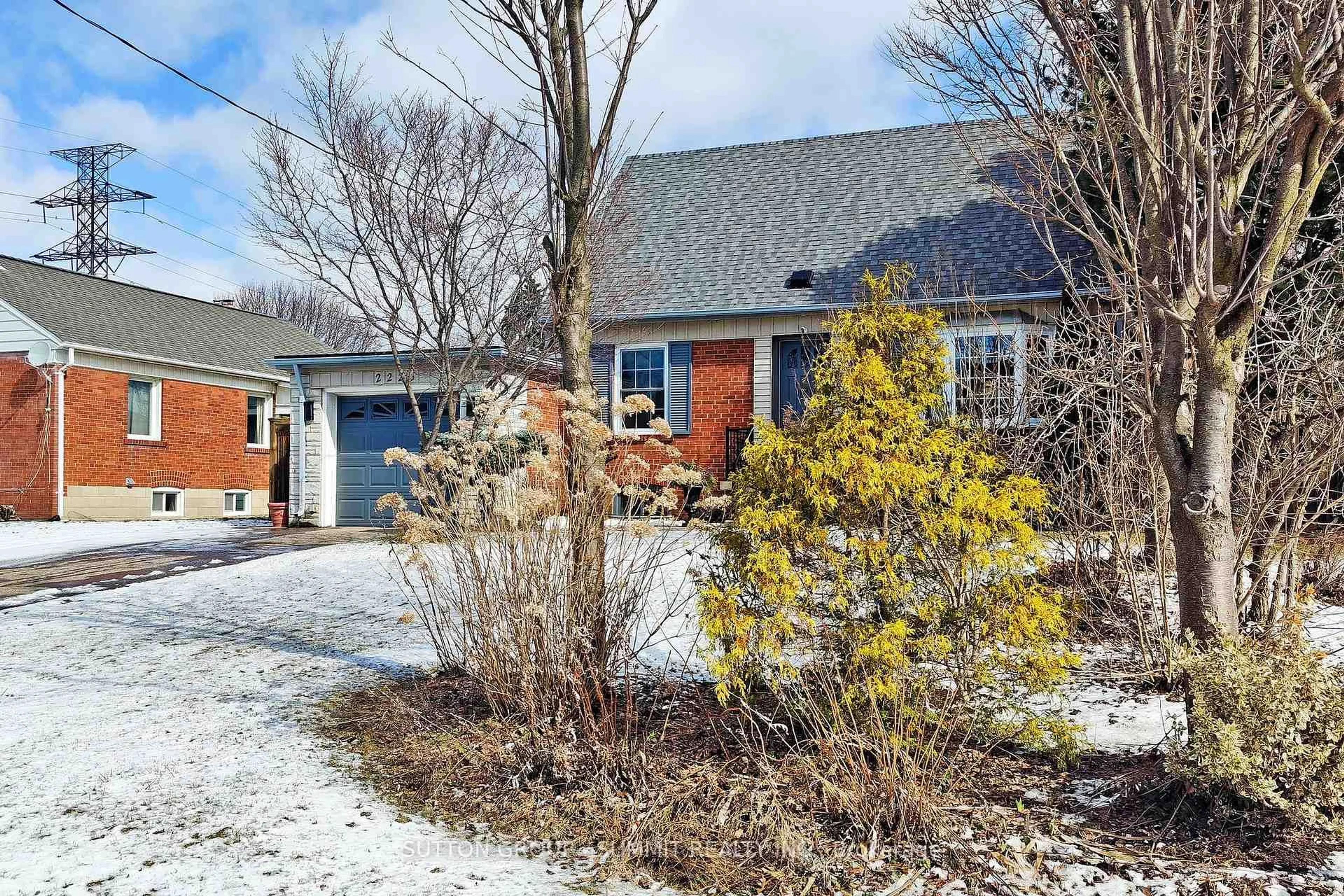 Home with brick exterior material, street for 2225 RAMBO Rd, Mississauga Ontario L4Y 1X8