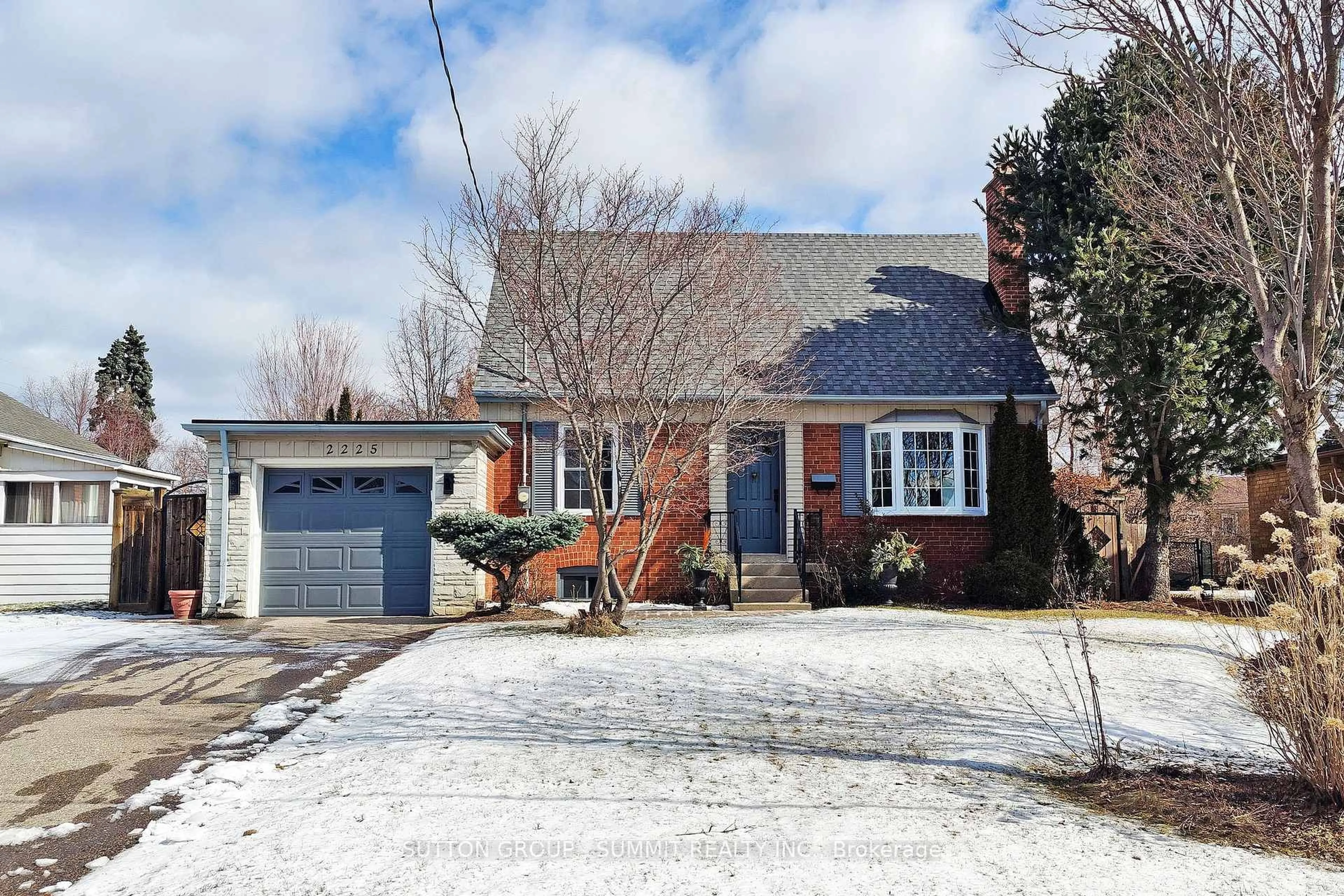 Home with brick exterior material, street for 2225 RAMBO Rd, Mississauga Ontario L4Y 1X8