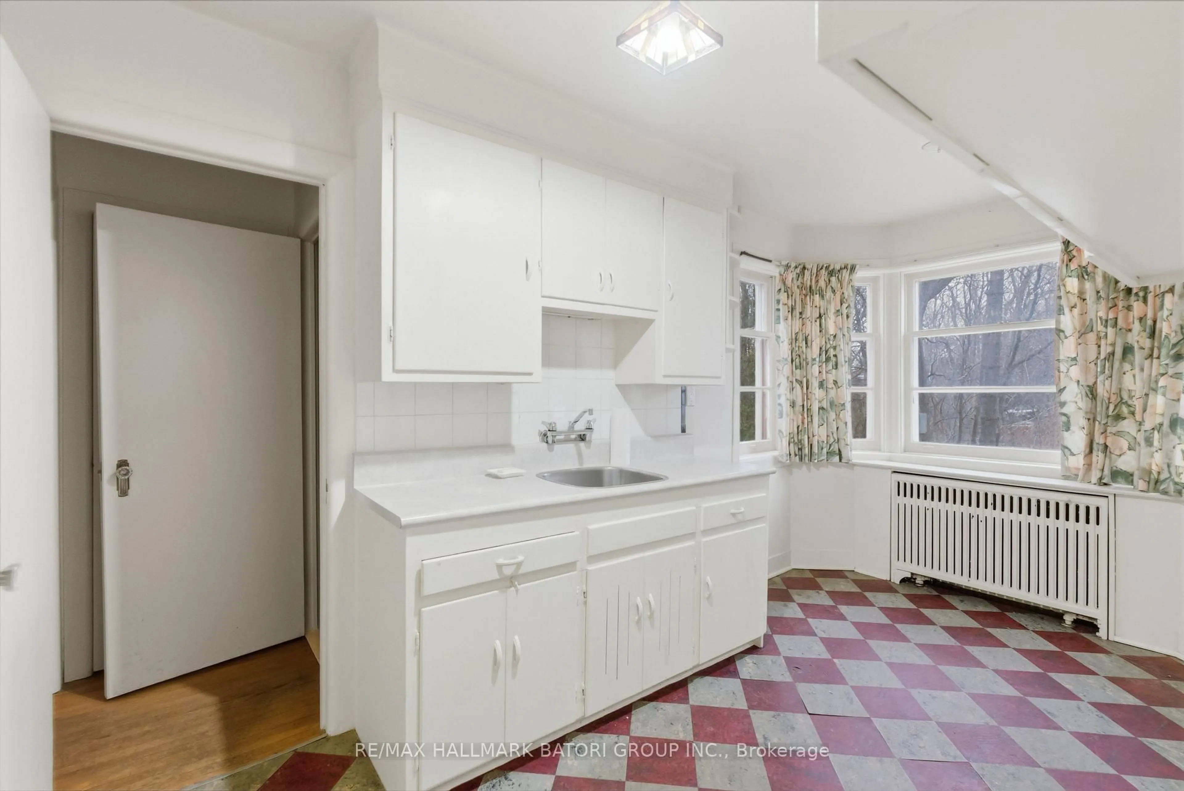 Standard kitchen, unknown for 18 King Georges Dr, Toronto Ontario M6M 2G9