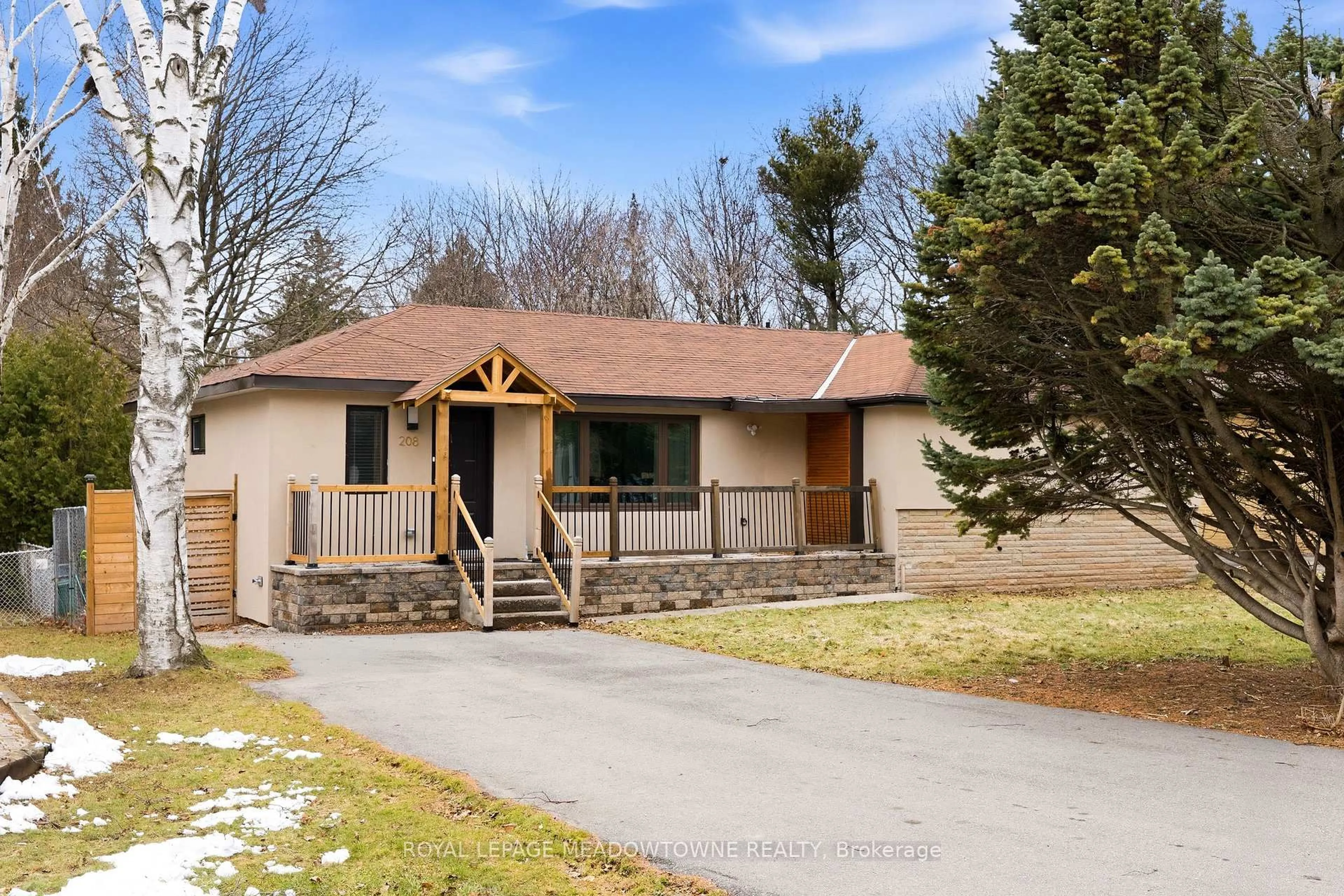 Unknown for 208 Glen Oak Dr, Oakville Ontario L6K 2J2