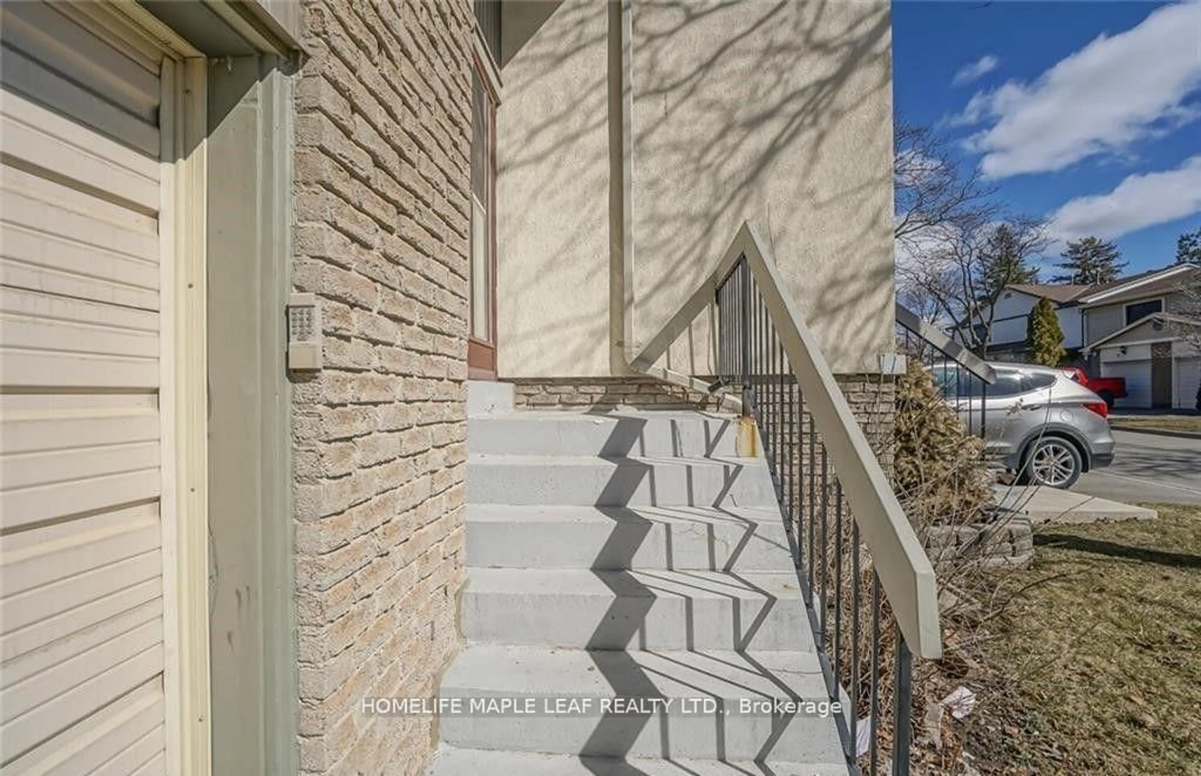 Stairs for 113 Ashton Cres #113, Brampton Ontario L6S 3J9