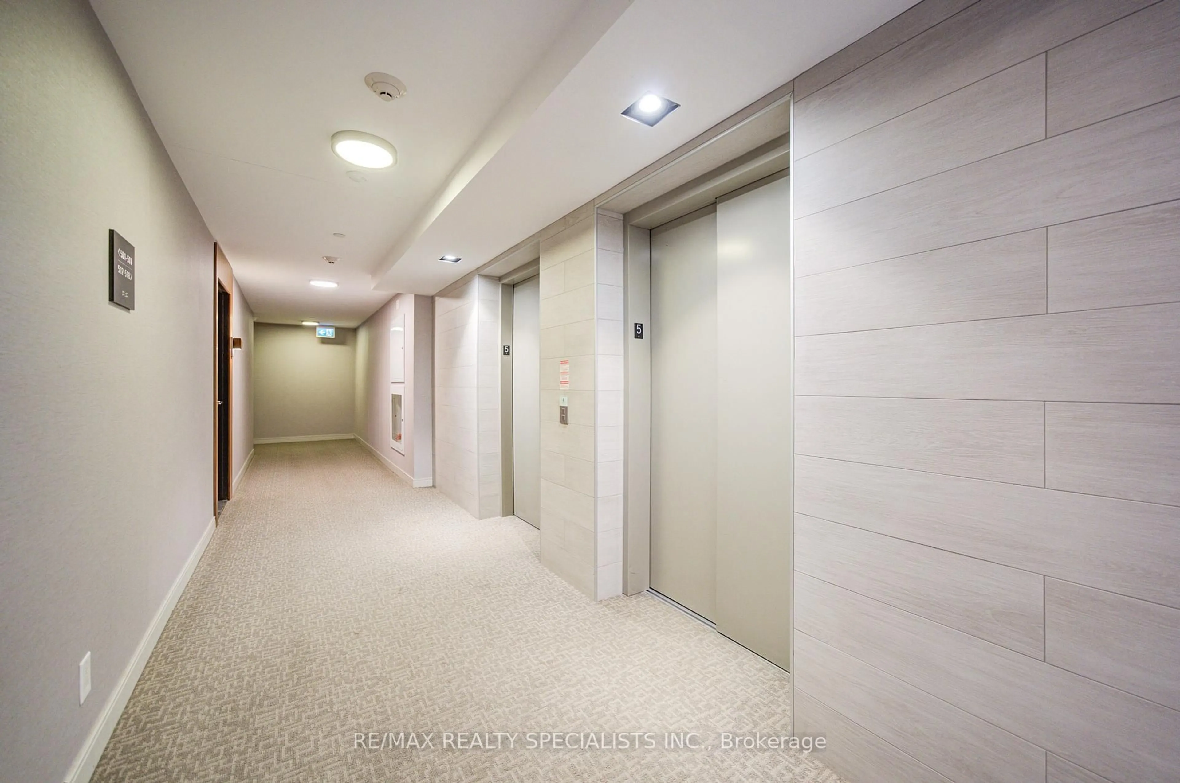 Indoor foyer for 1 Neighbourhood Lane #505, Toronto Ontario M8Y 0C7