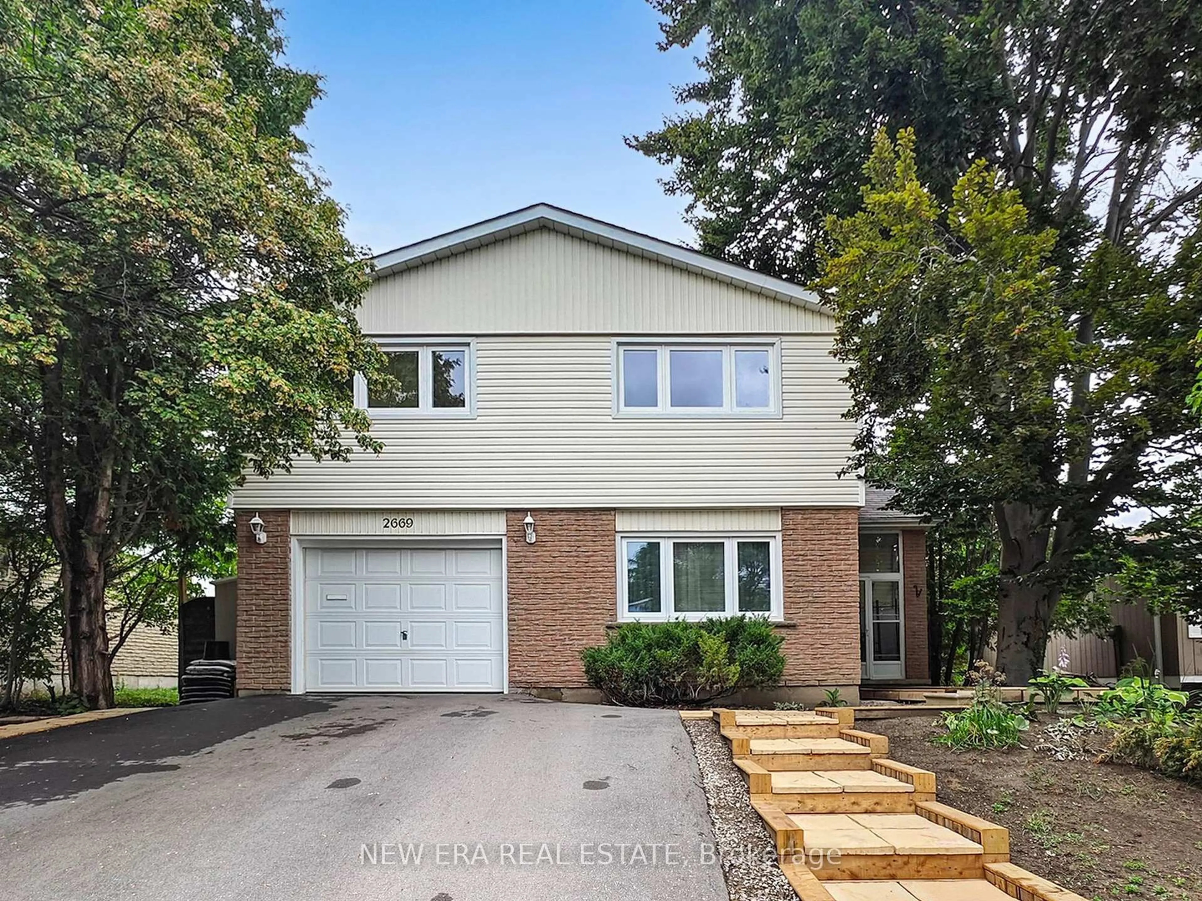 Home with brick exterior material, street for 2669 Inlake Crt, Mississauga Ontario L5N 2A6