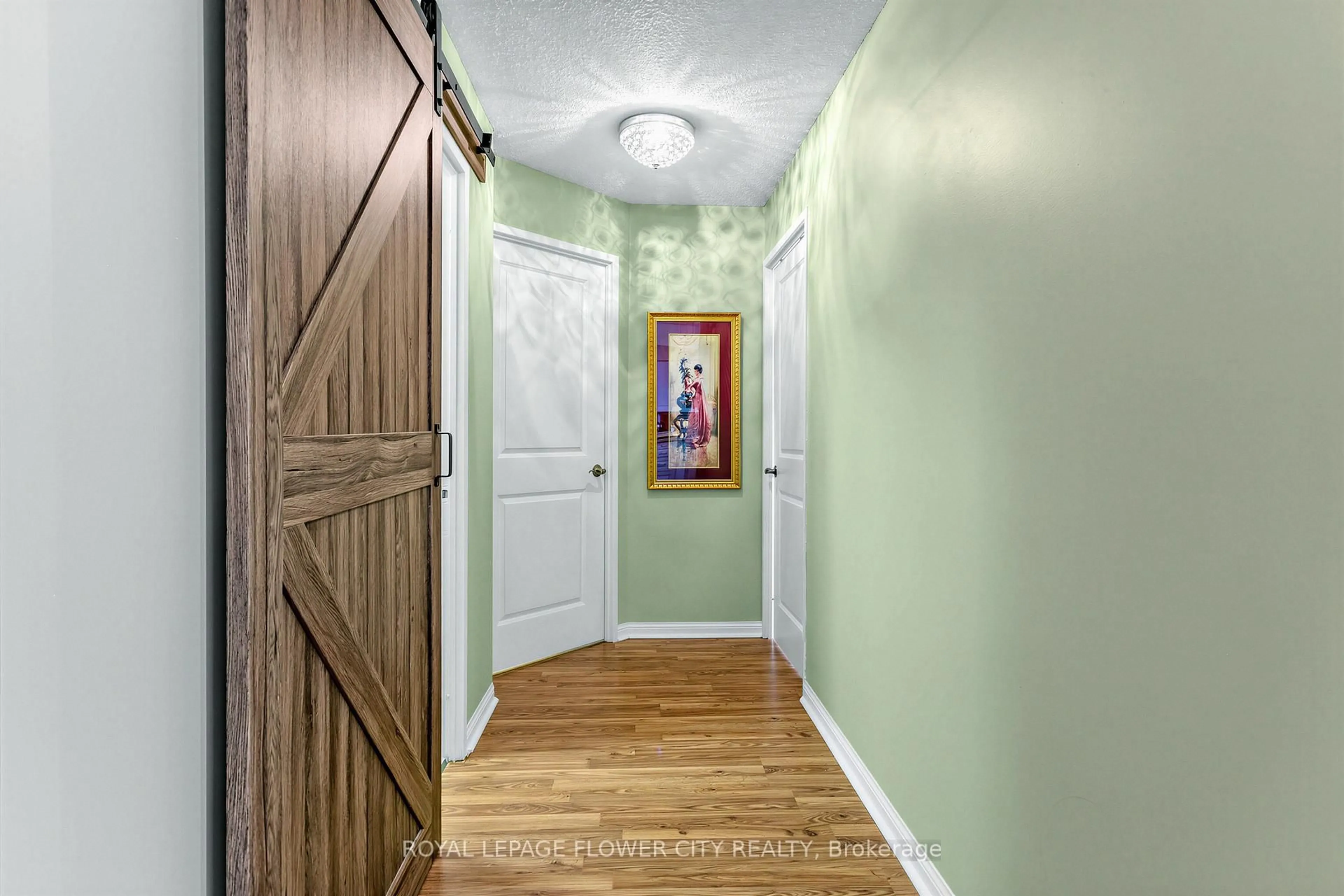 Indoor entryway for 10 Laurelcrest St #1208, Brampton Ontario L4W 5P7