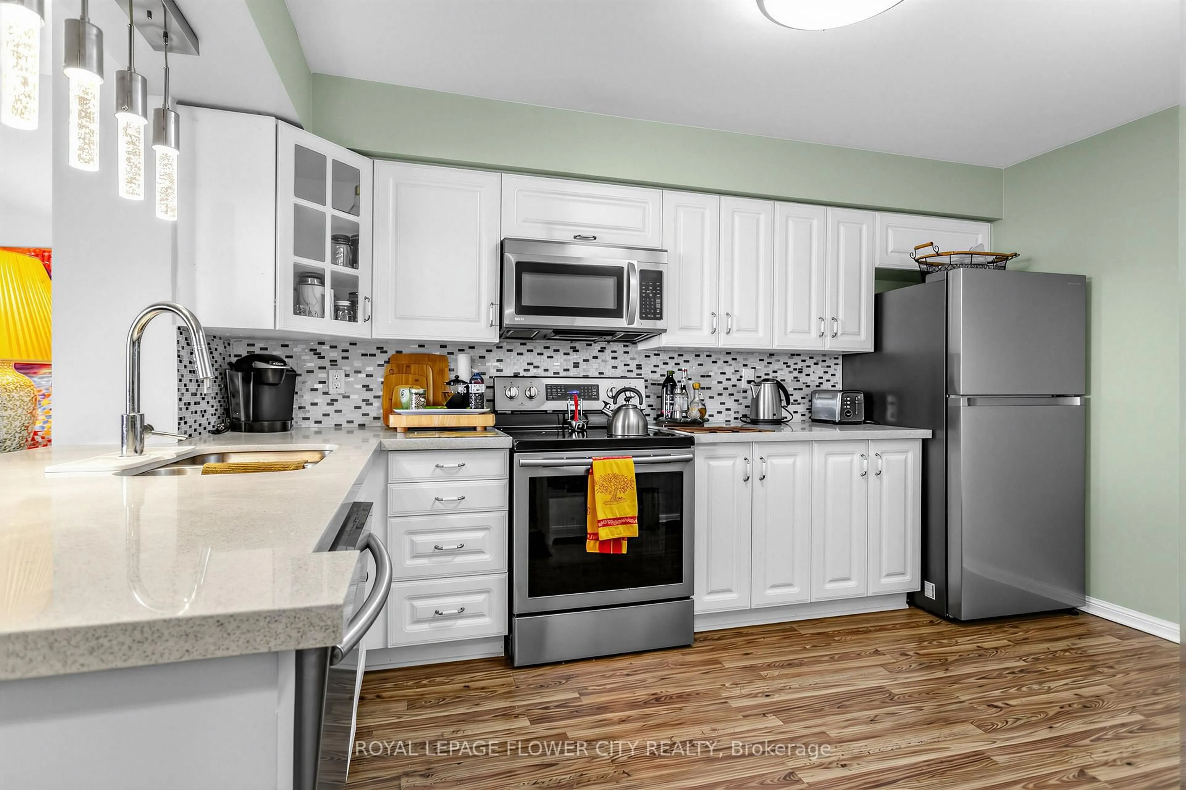 Standard kitchen, ceramic/tile floor for 10 Laurelcrest St #1208, Brampton Ontario L4W 5P7