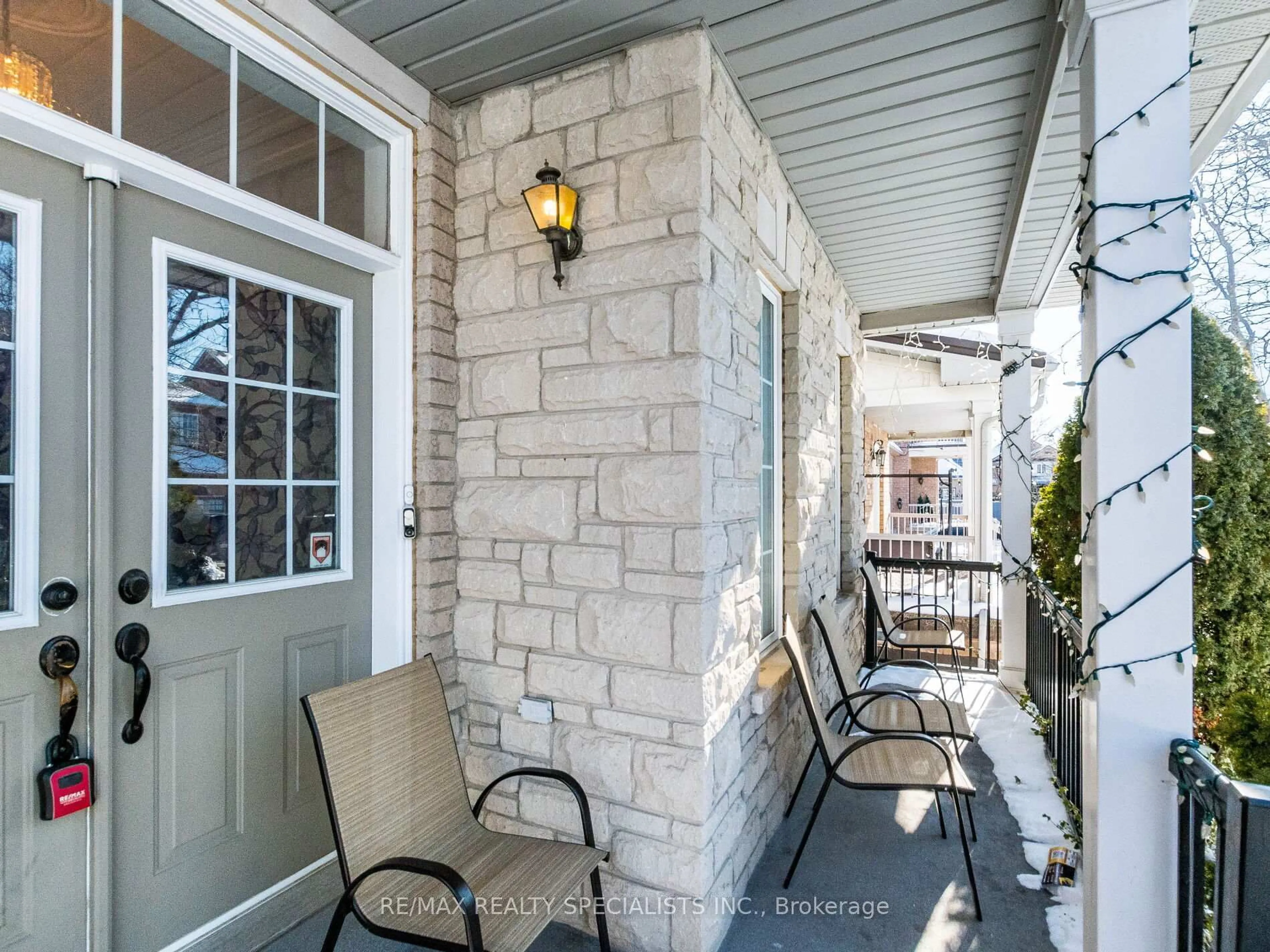 Patio, street for 9 Pepperbush Rd, Brampton Ontario L6P 2L5