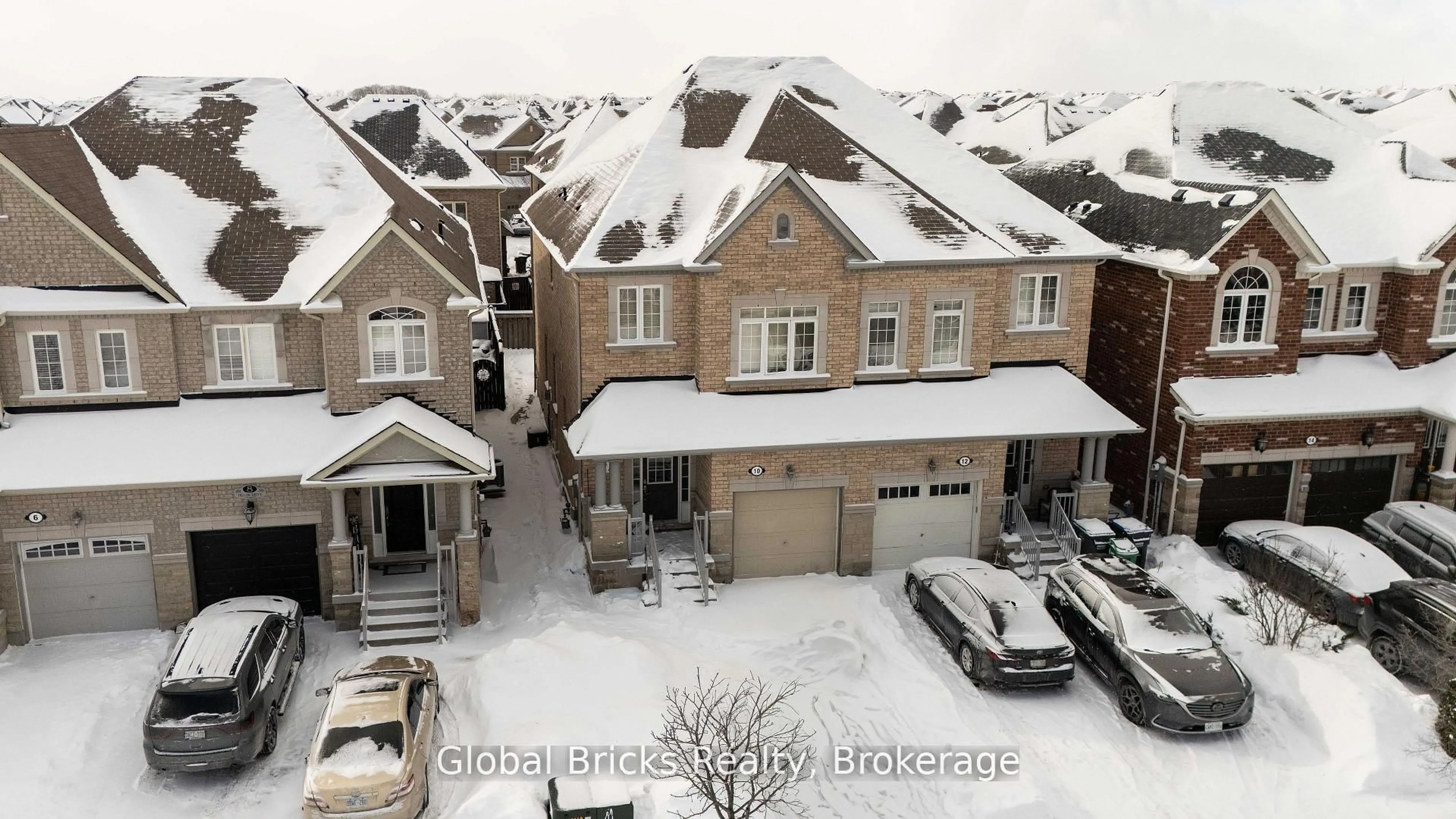 A pic from outside/outdoor area/front of a property/back of a property/a pic from drone, street for 10 Dillon Dr, Brampton Ontario L6X 3B6