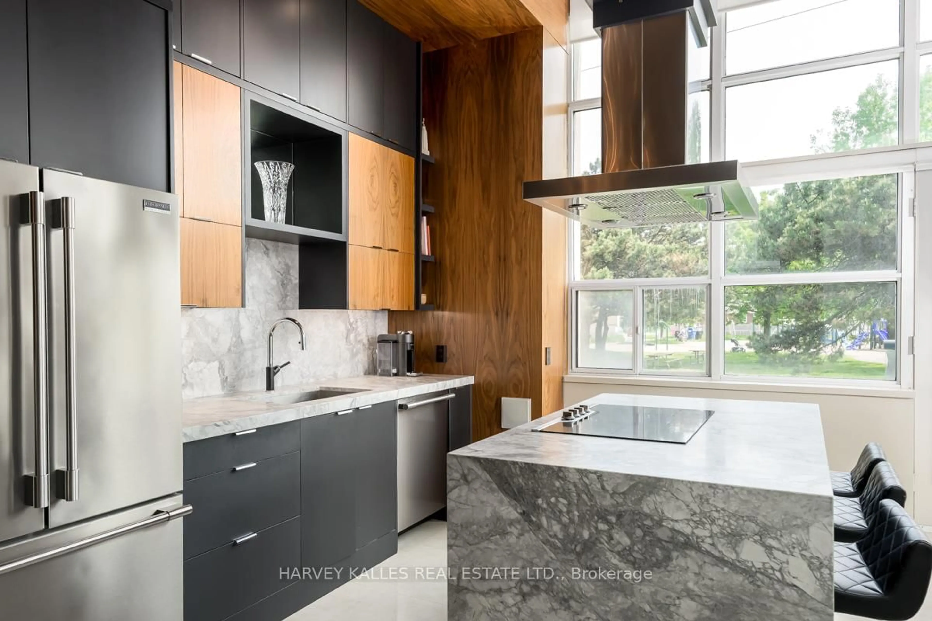 Contemporary kitchen, unknown for 1001 Roselawn Ave #130, Toronto Ontario M6B 4M4