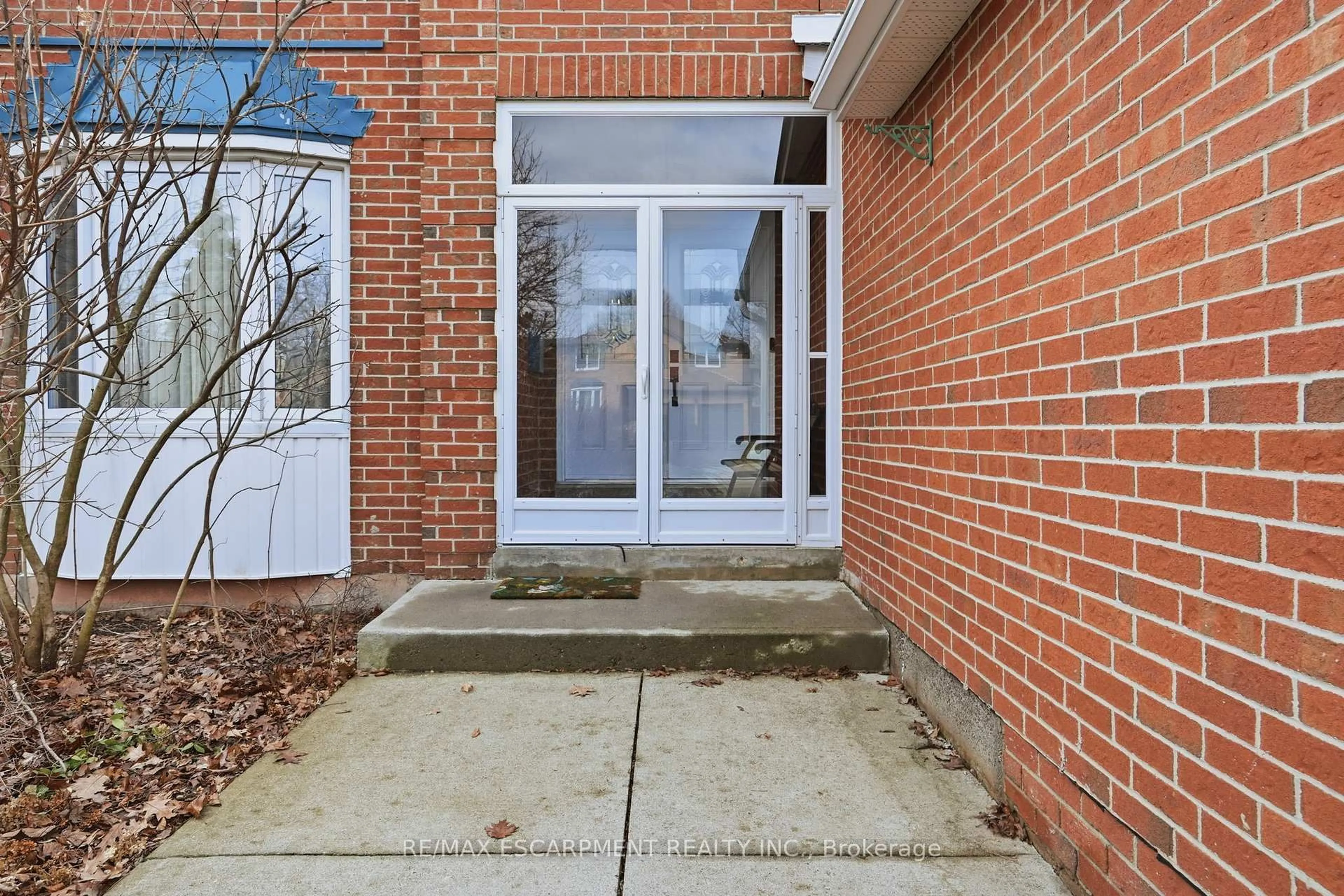 Indoor entryway for 3192 Colebrook Crt, Mississauga Ontario L5N 3E2