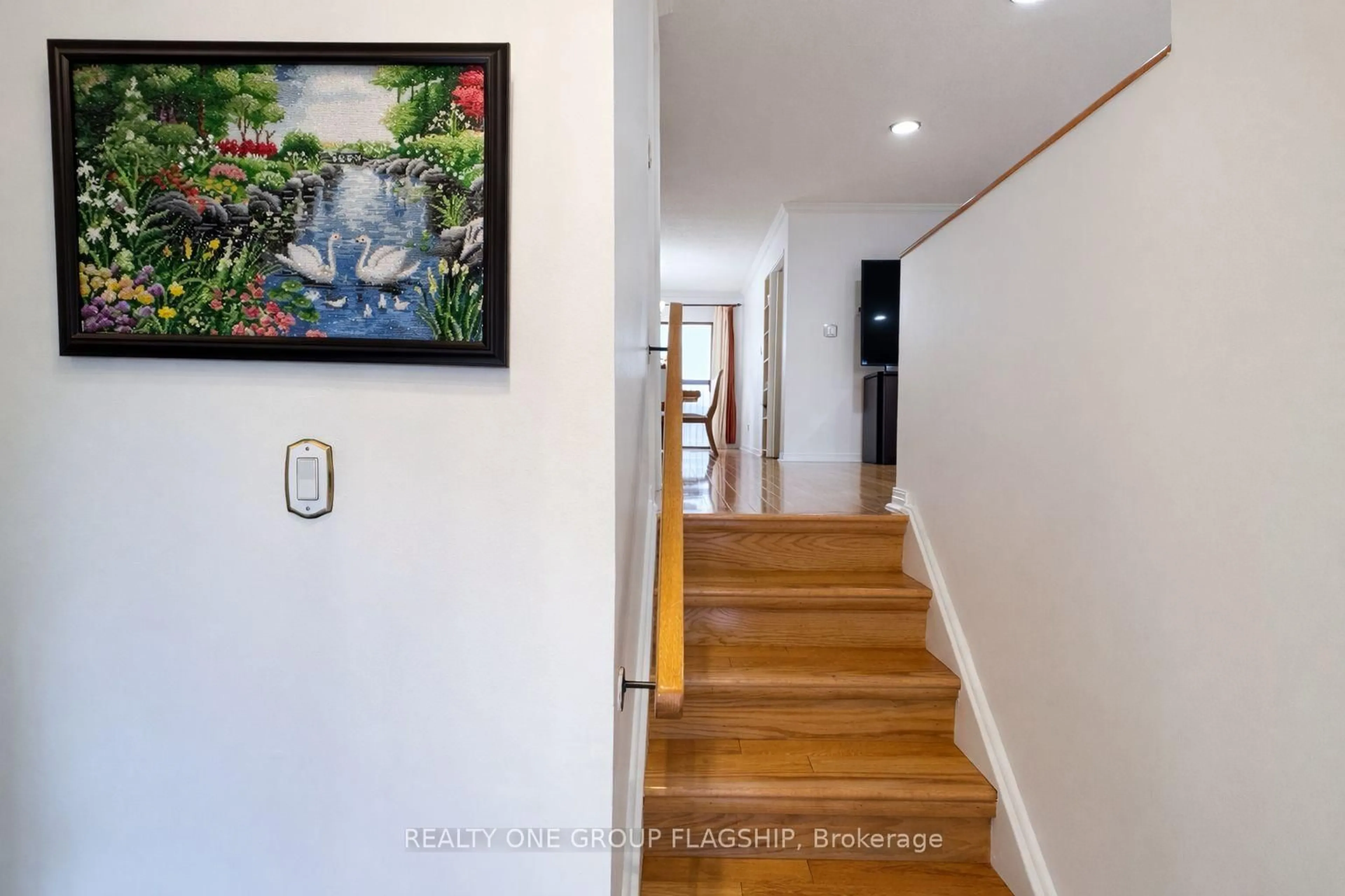 Indoor foyer for 71 Maple Branch Path, Toronto Ontario M9P 3T4