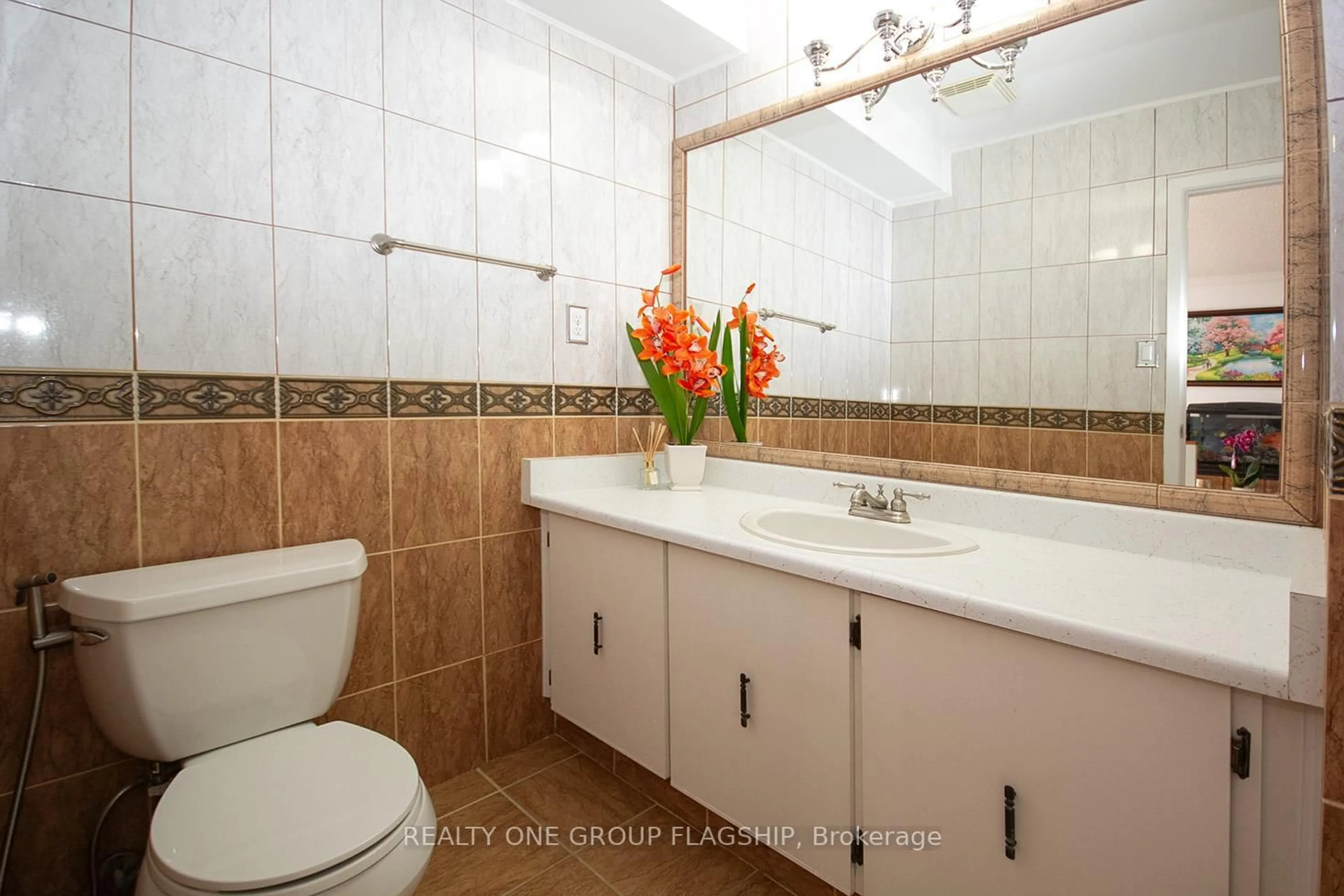 Standard bathroom, ceramic/tile floor for 71 Maple Branch Path, Toronto Ontario M9P 3T4