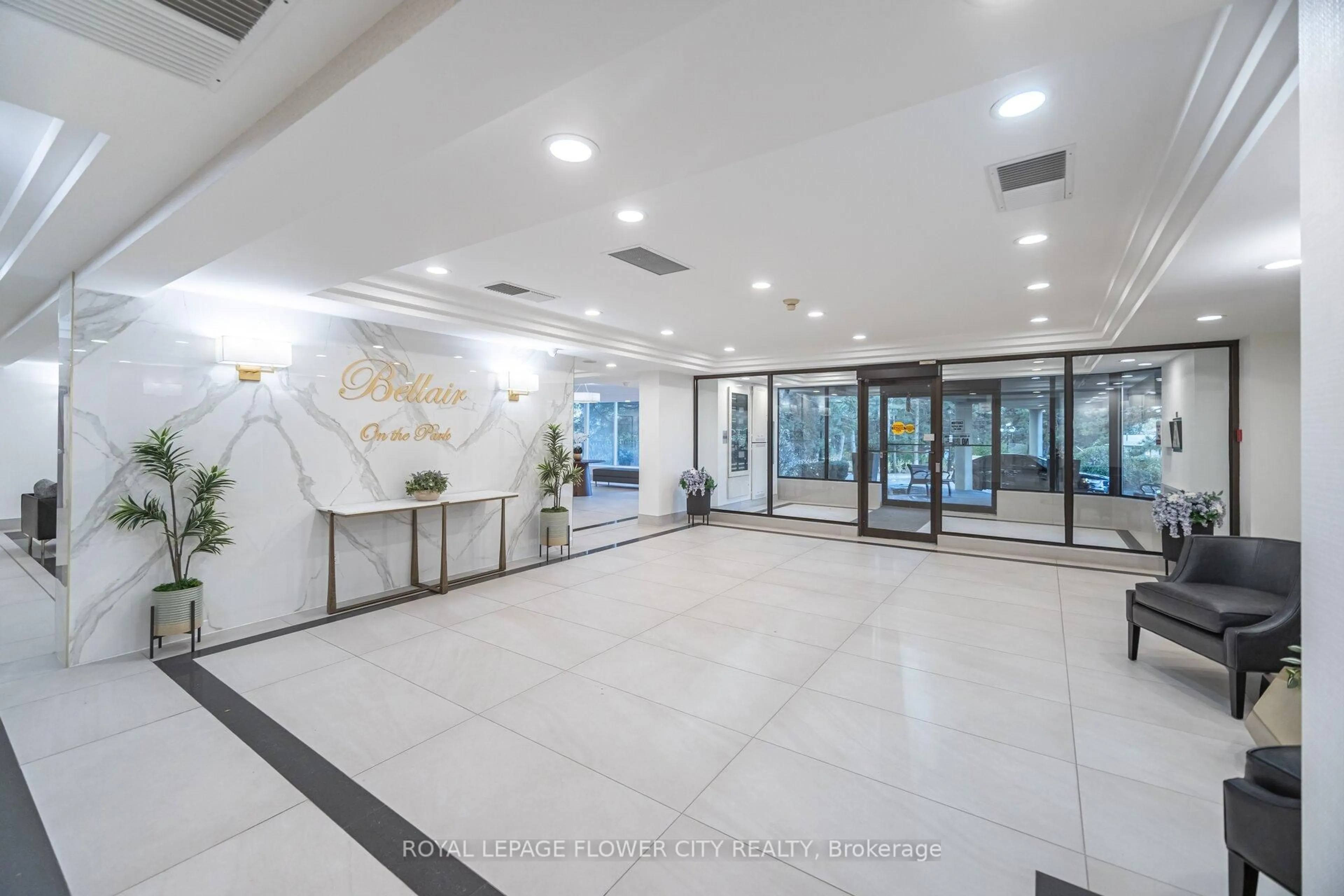 Lobby for 22 Hanover Rd #2103, Brampton Ontario L6S 5K7