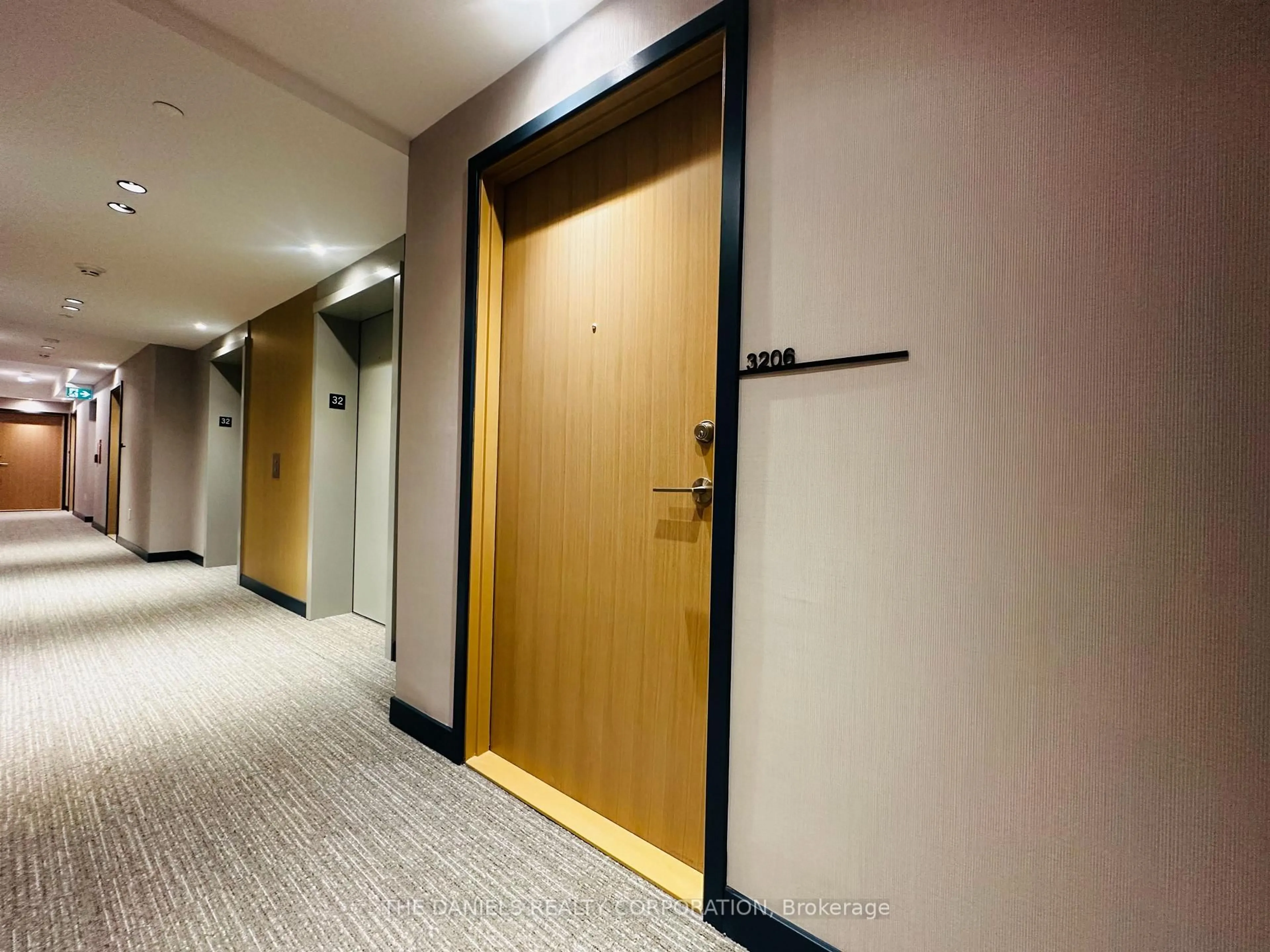 Indoor foyer for 395 Square One Dr #3206, Mississauga Ontario L5B 0P6