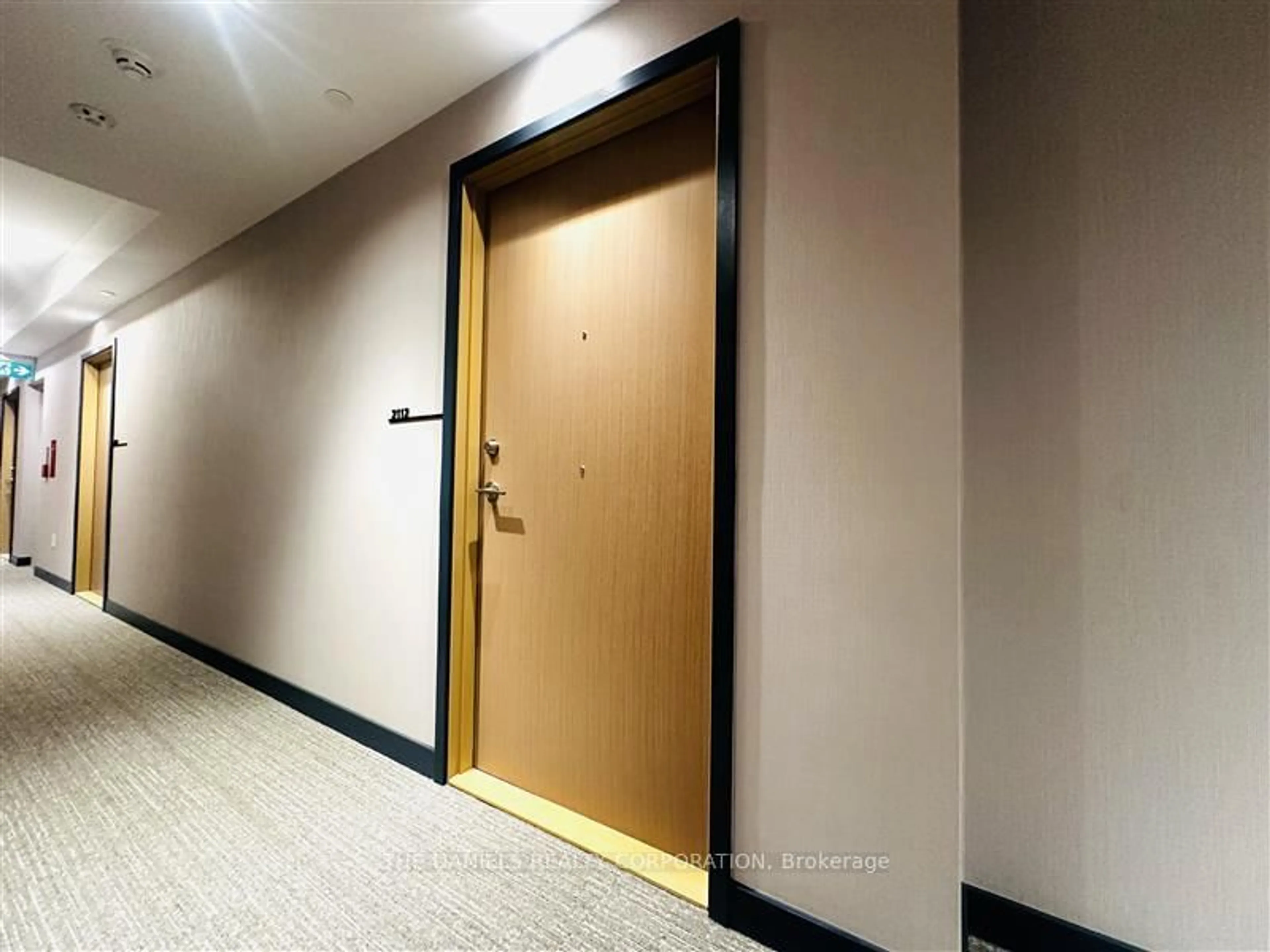 Indoor foyer for 395 Square One Dr #2112, Mississauga Ontario L5B 0P6