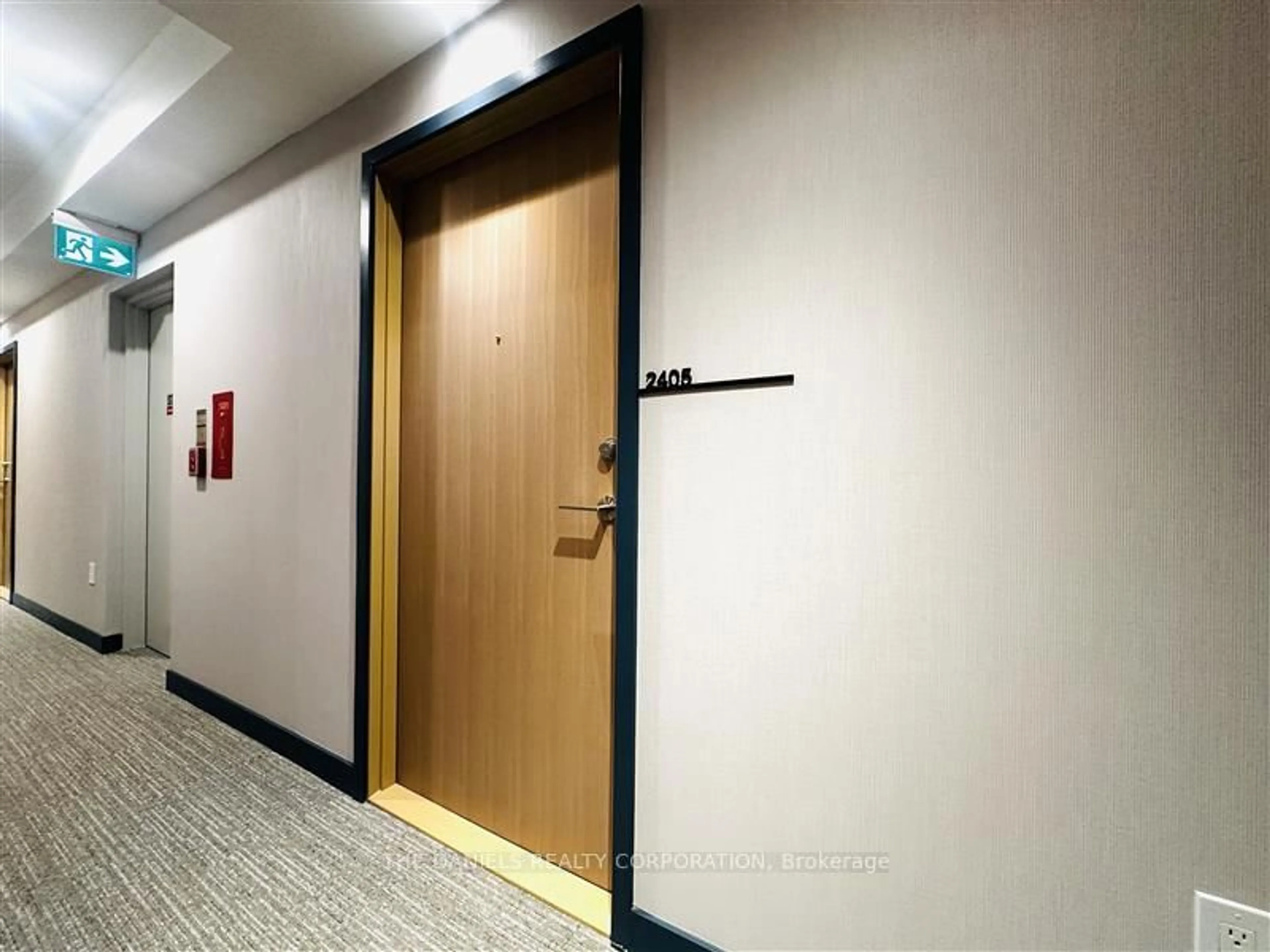 Indoor foyer for 395 Square One Dr #2405, Mississauga Ontario L5B 0P6