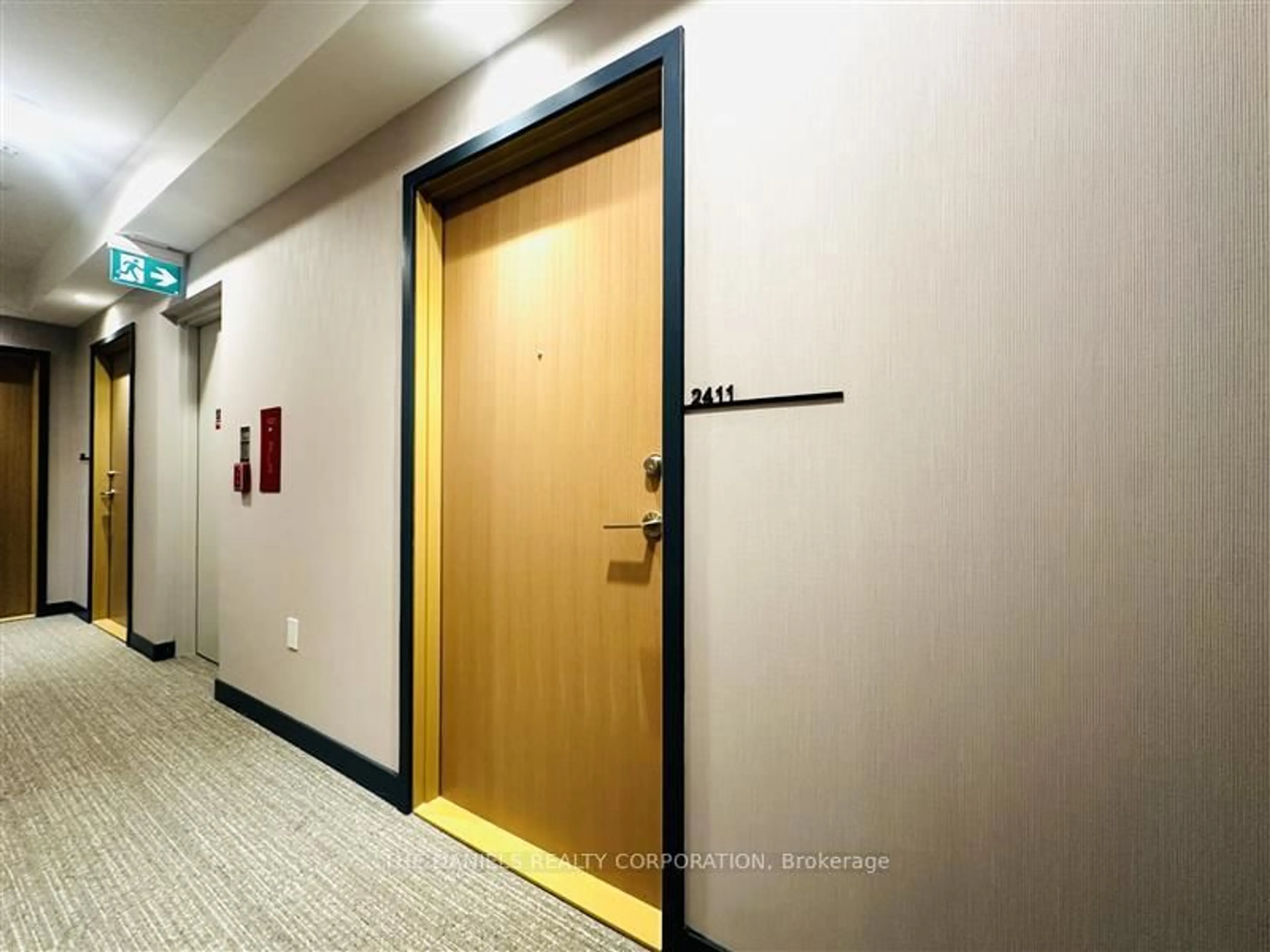 Indoor foyer for 395 Square One Dr #2411, Mississauga Ontario L5B 0P6