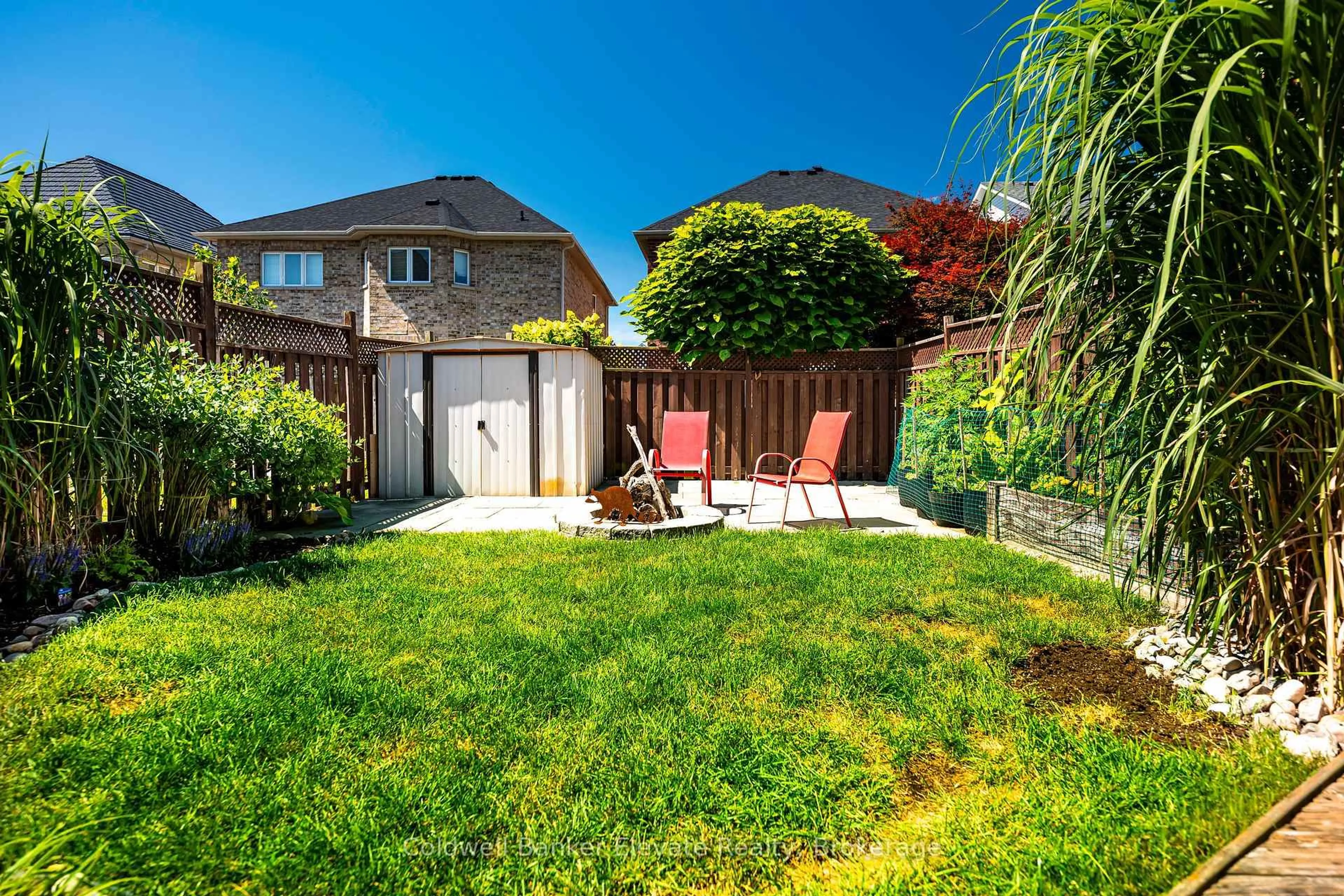 Patio, street for 91 Snowberry Cres, Halton Hills Ontario L7G 6M8