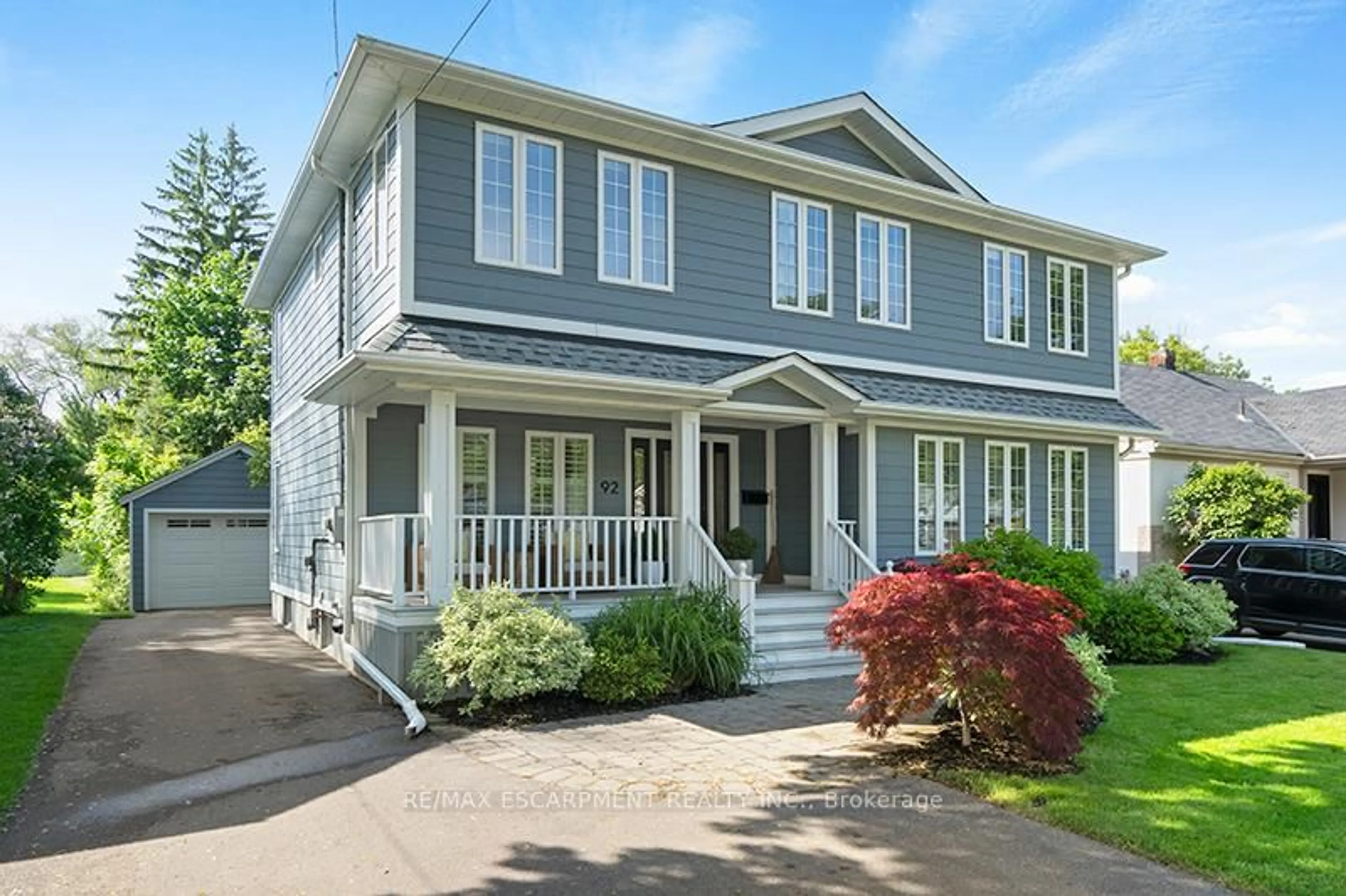 Home with vinyl exterior material, street for 92 Wanita Rd, Mississauga Ontario L5G 1B8