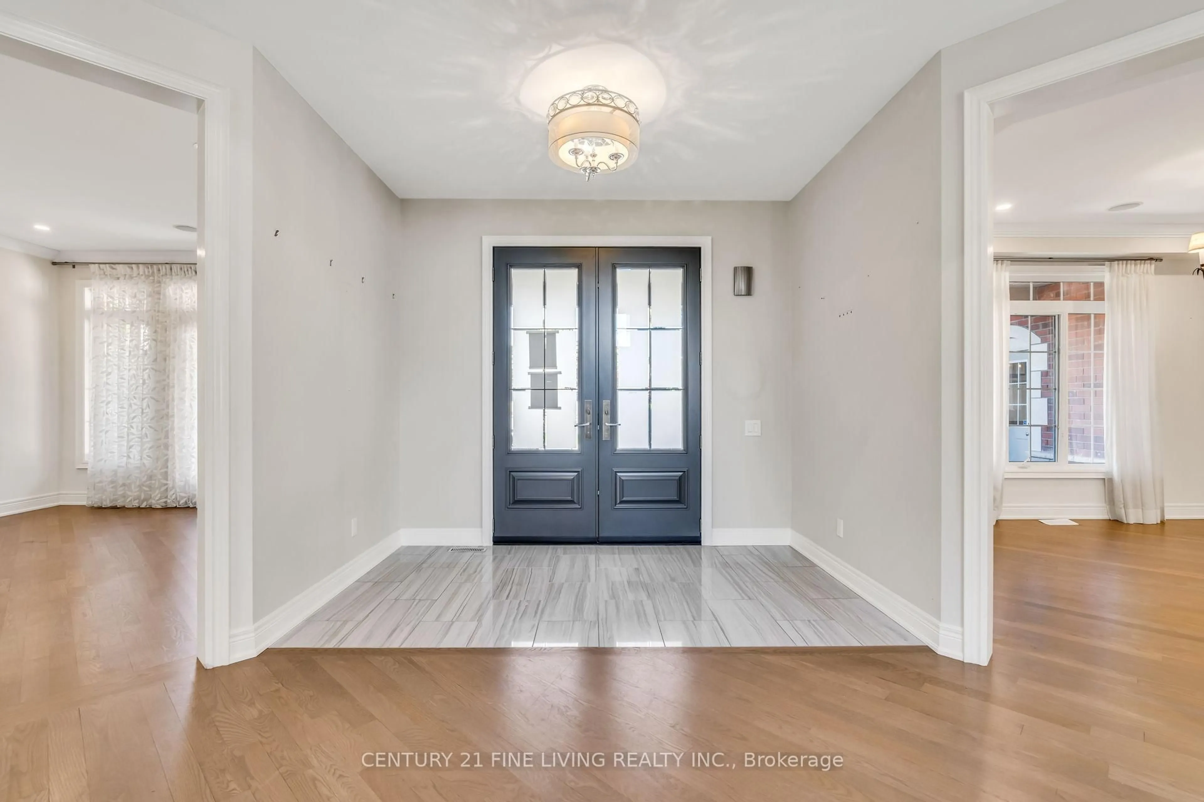 Indoor entryway for 5 CLASSIC Dr, Brampton Ontario L6Y 5G9