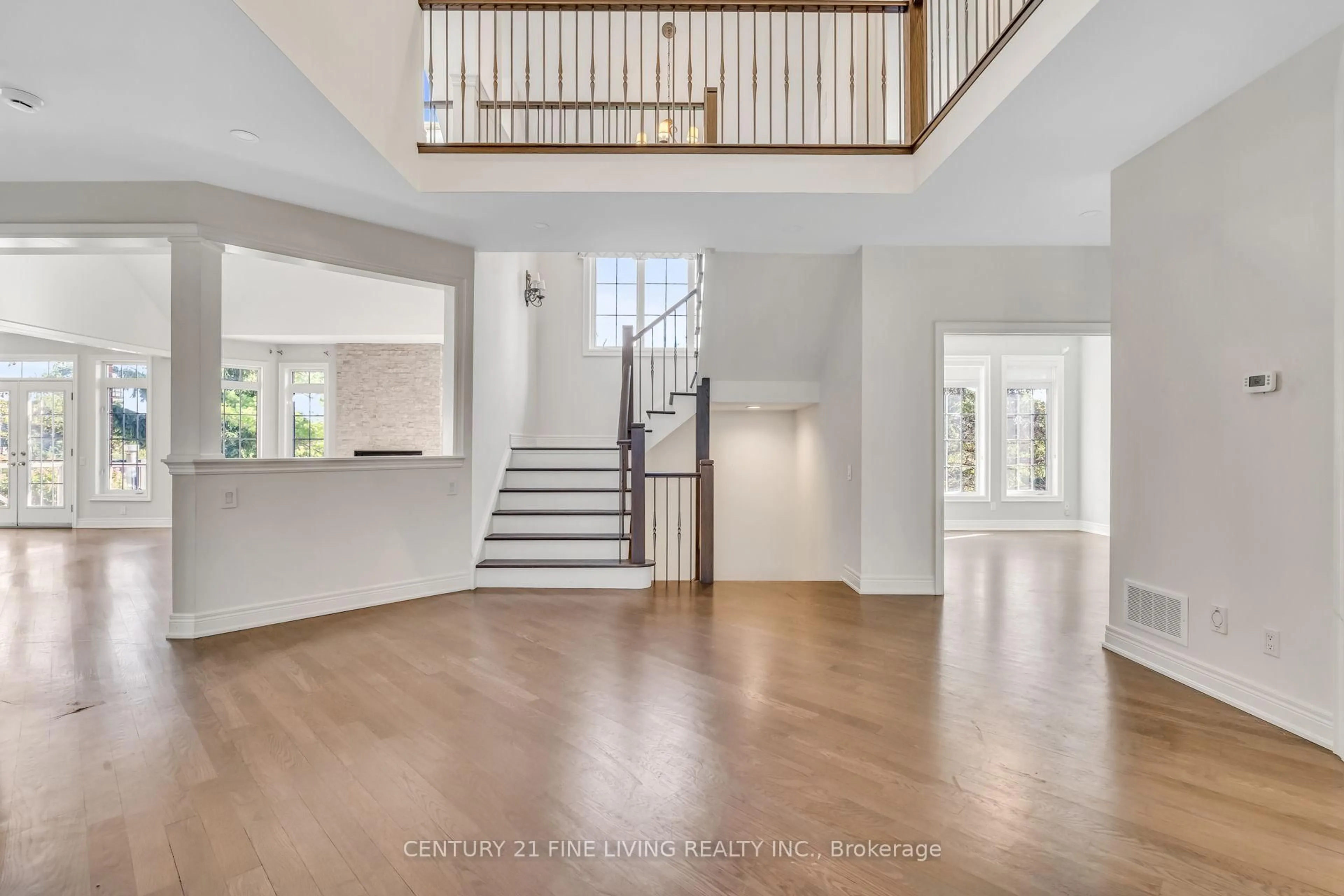 Indoor entryway for 5 CLASSIC Dr, Brampton Ontario L6Y 5G9