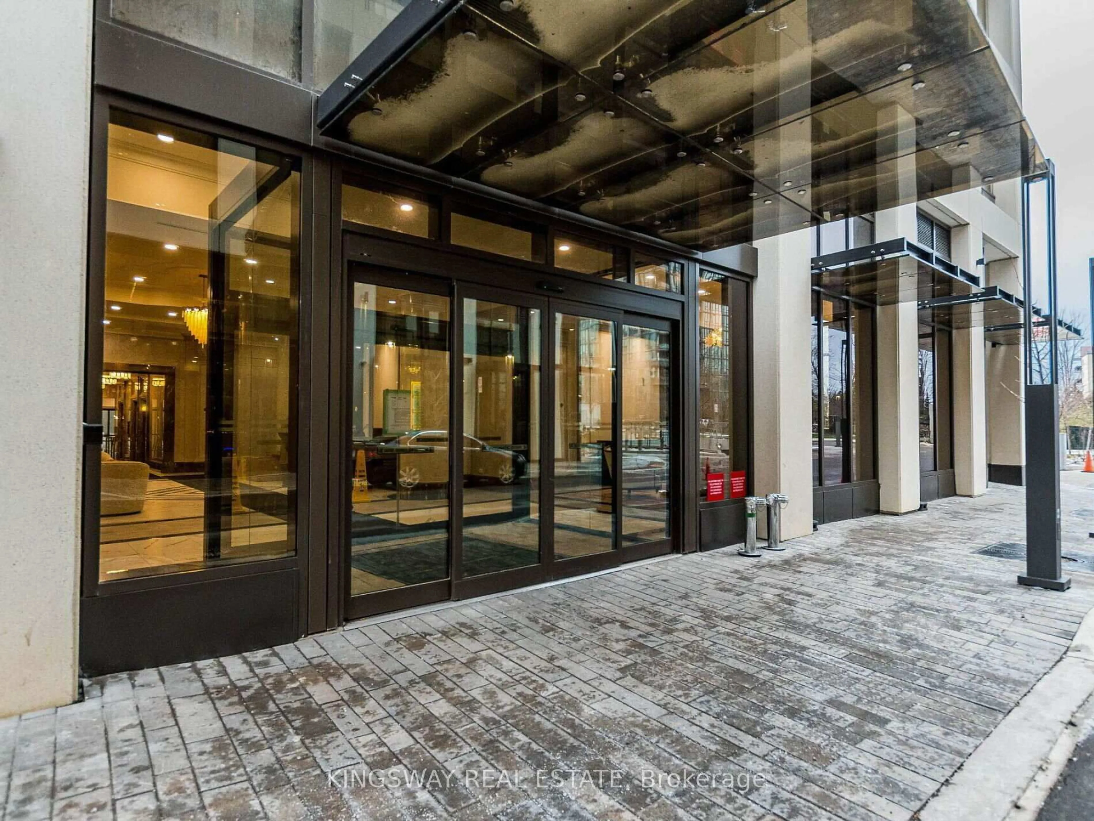 Indoor foyer for 30 Elm Dr #2105, Mississauga Ontario L5B 0N3