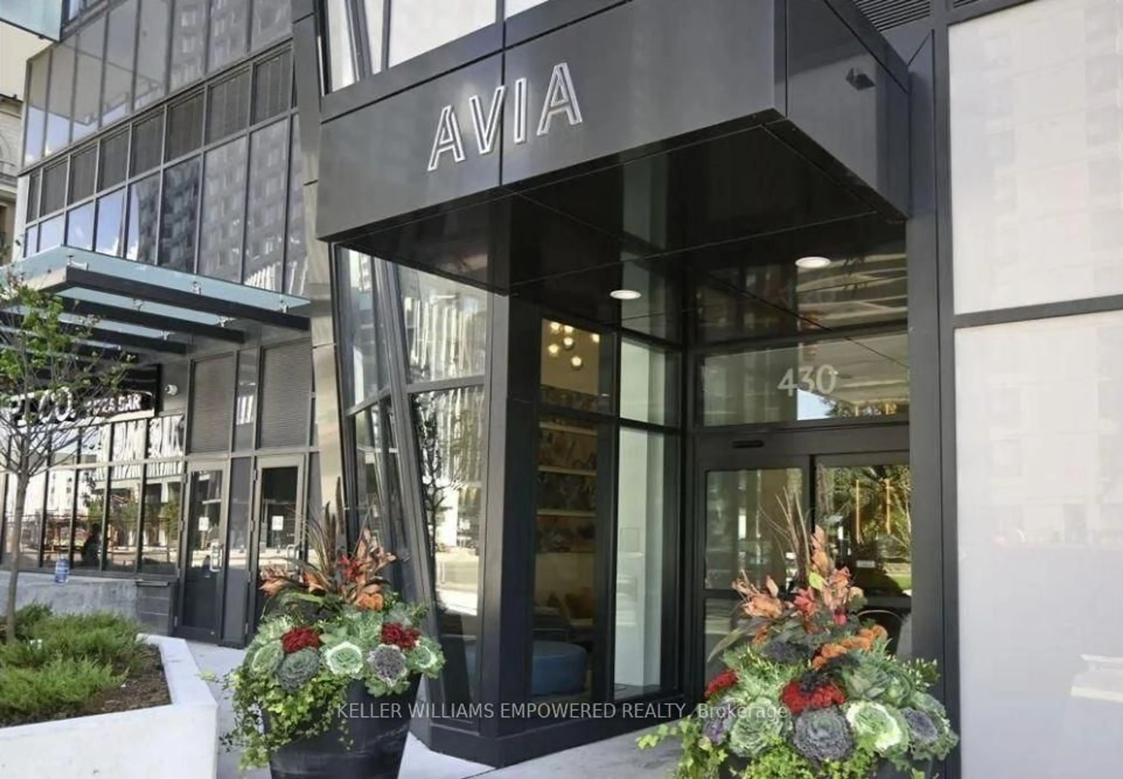 Indoor foyer for 430 Square One Dr #1505, Mississauga Ontario L5B 0L6