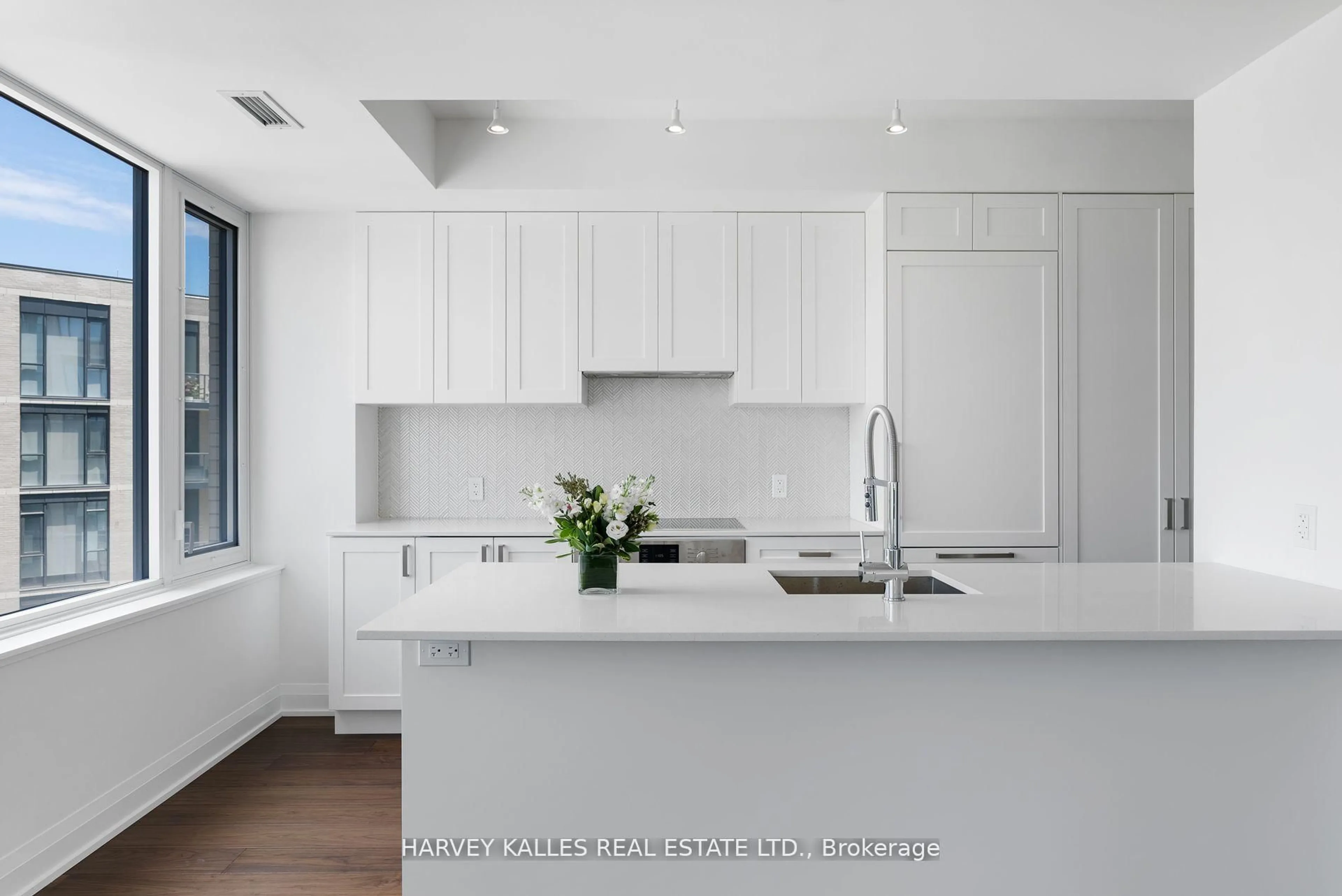 Contemporary kitchen, unknown for 293 The Kingsway #519, Toronto Ontario M9A 3A9