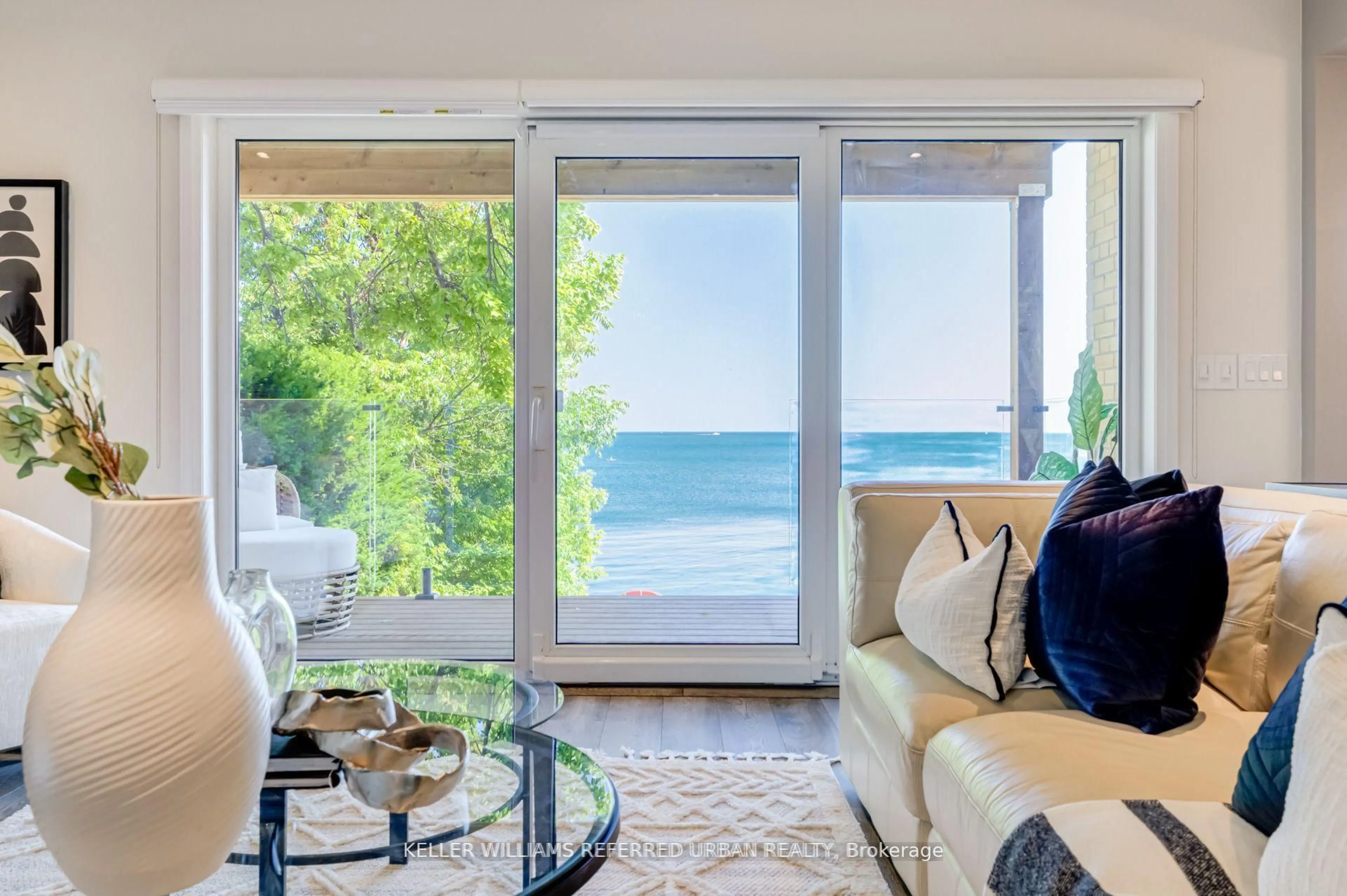 Unknown for 399 Lake Promenade, Toronto Ontario M8W 1C3