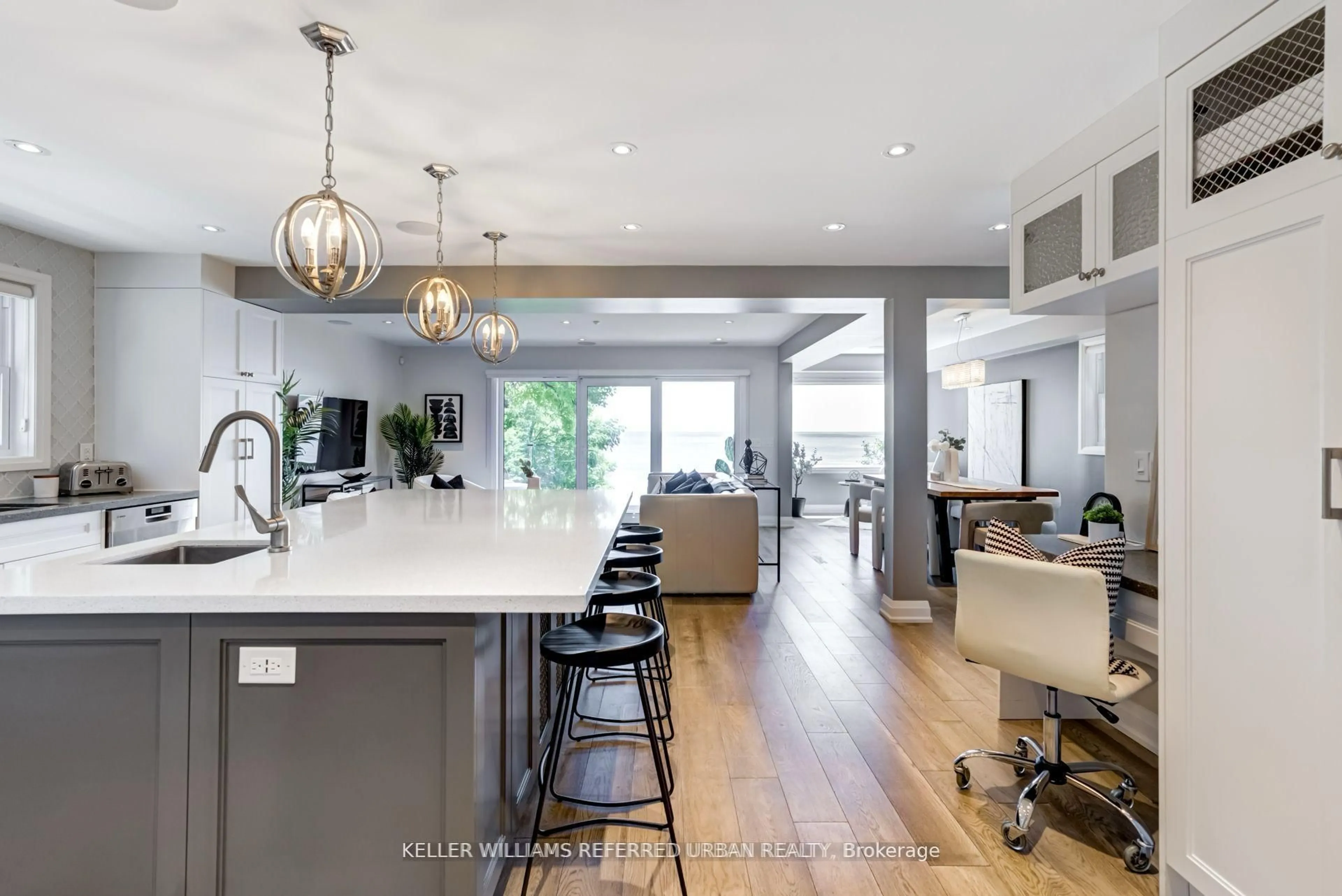 Open concept kitchen, unknown for 399 Lake Promenade, Toronto Ontario M8W 1C3