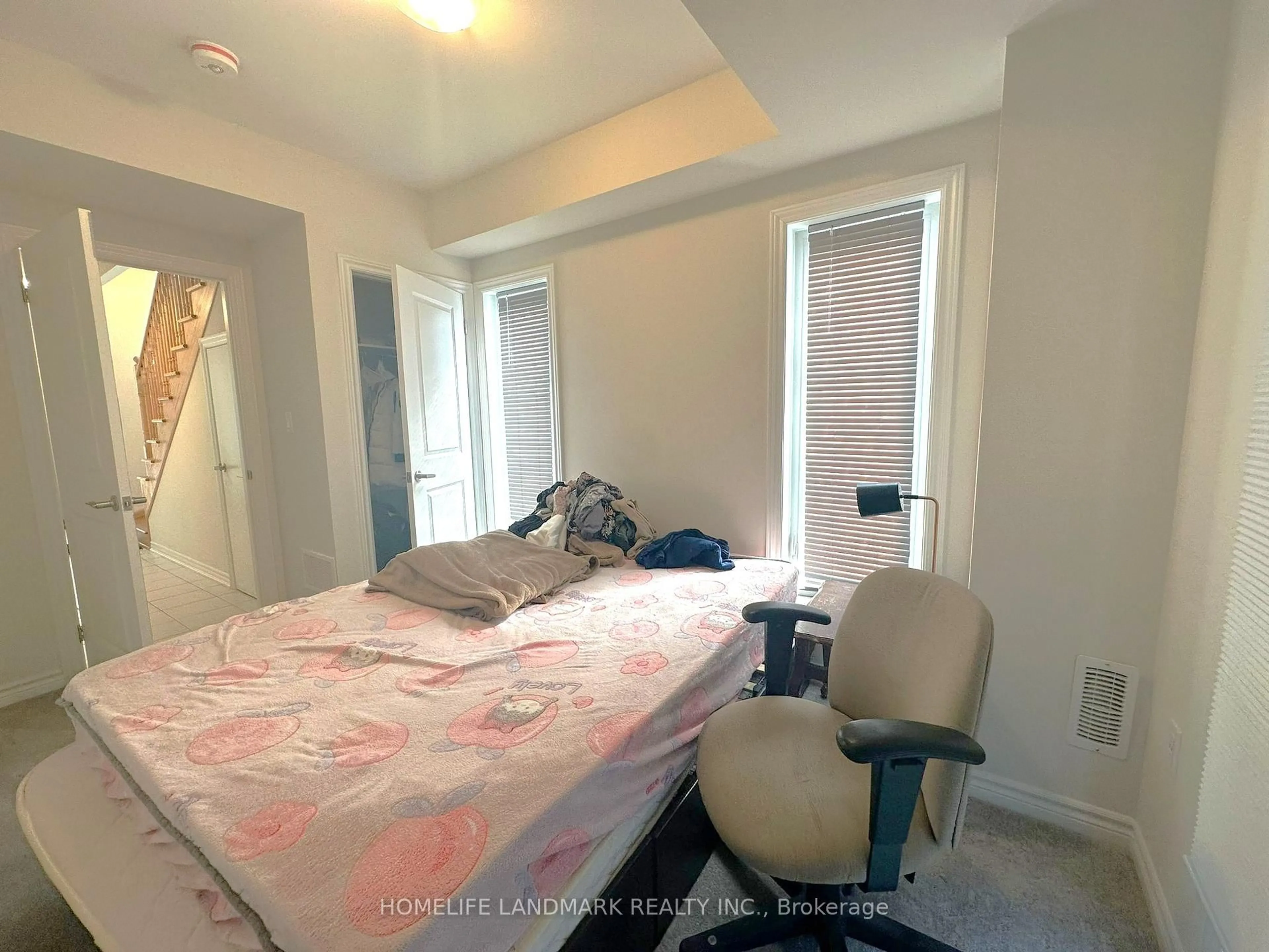 A pic of a room for 18 Lavinia Rd, Brampton Ontario L6P 4N8