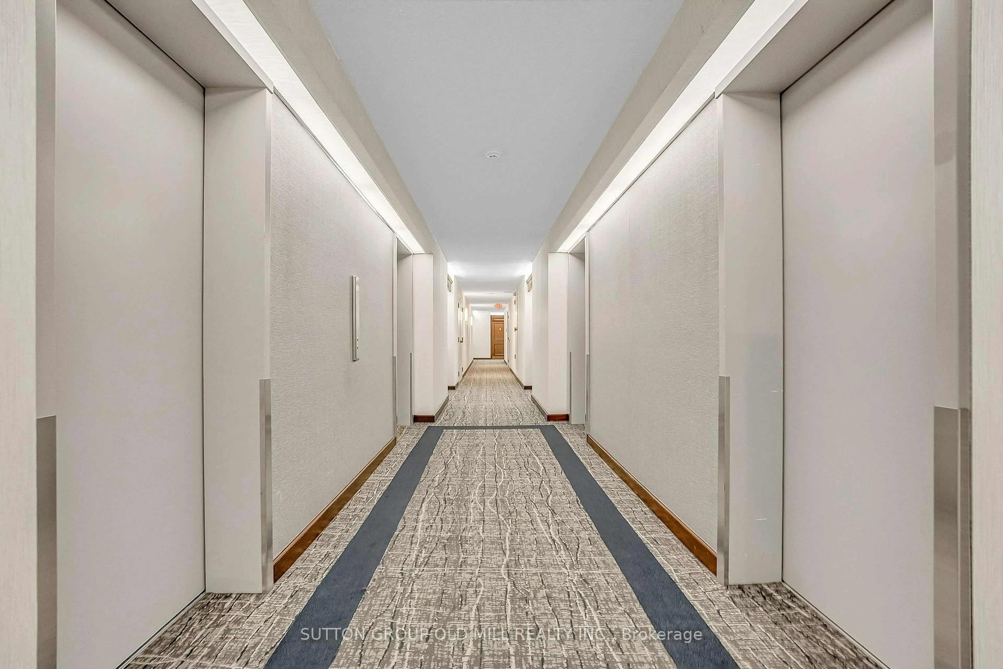 Indoor foyer for 1320 Islington Ave #601, Toronto Ontario M9A 5C6