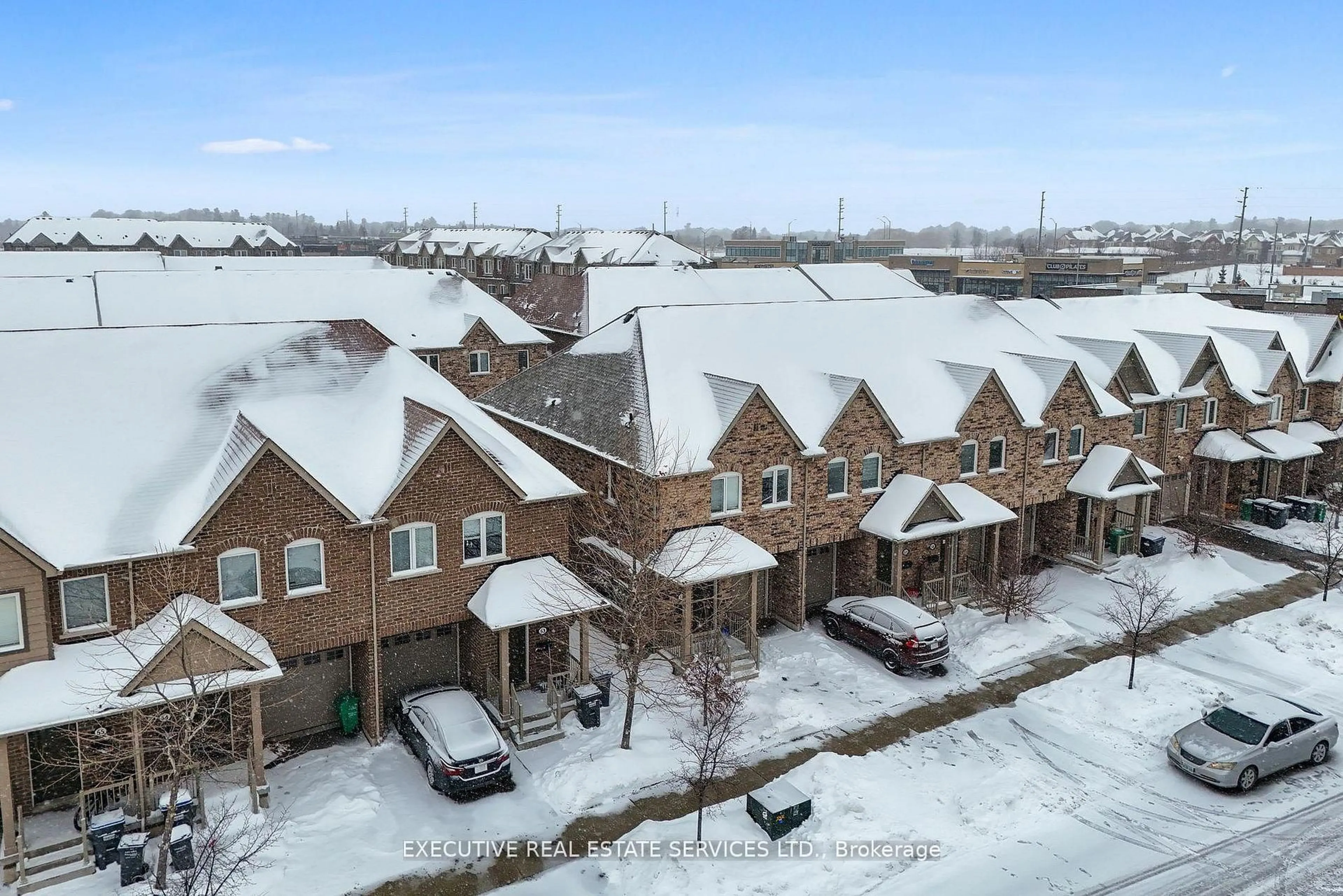 A pic from outside/outdoor area/front of a property/back of a property/a pic from drone, unknown for 50 EDINBURGH Dr #52, Brampton Ontario L6Y 1N9