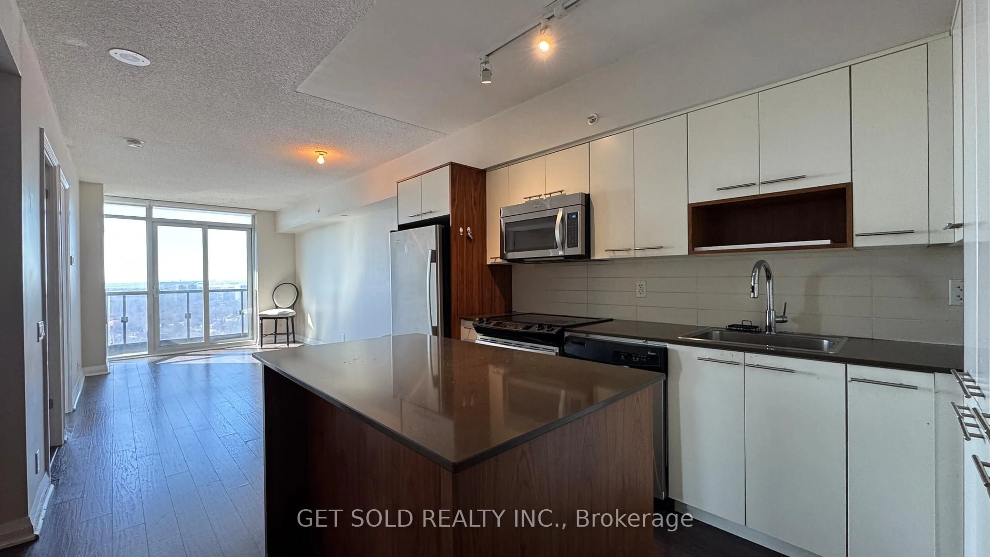 Open concept kitchen, unknown for 5 Valhalla Inn Rd #2708, Toronto Ontario M9B 1B0