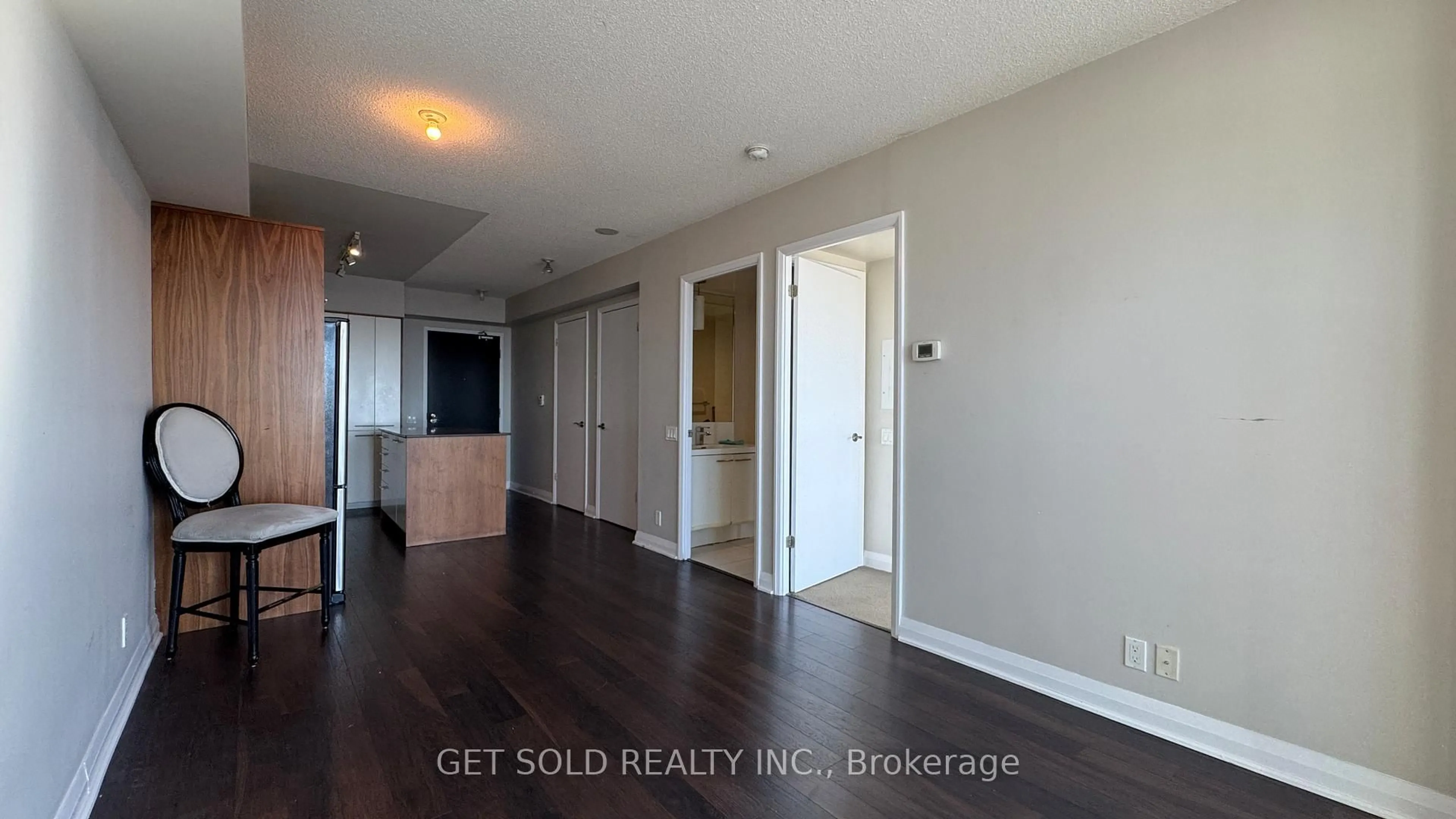 A pic of a room for 5 Valhalla Inn Rd #2708, Toronto Ontario M9B 1B0