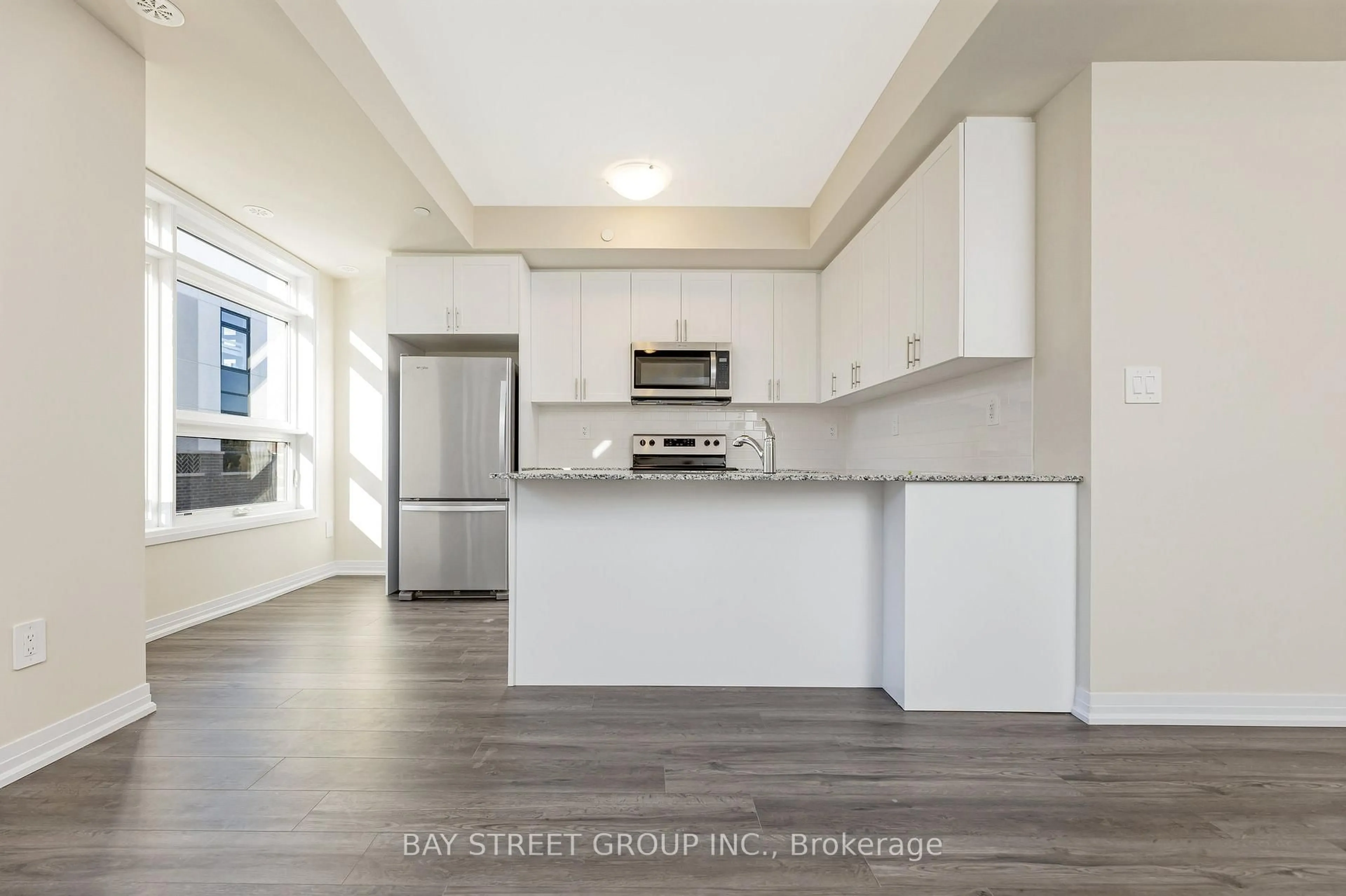 Open concept kitchen, unknown for 1573 Rose Way #111, Milton Ontario L9E 1N4