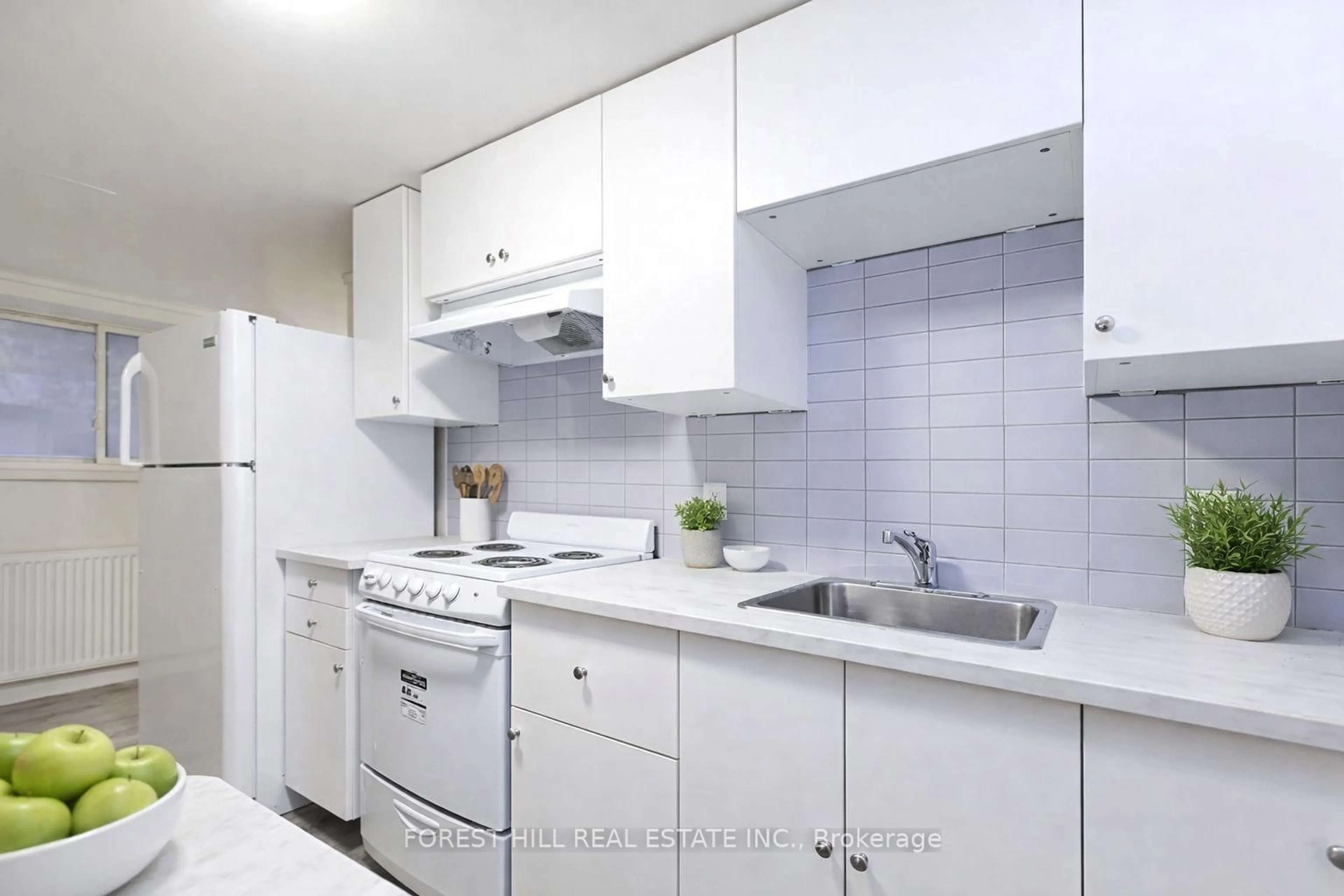 Standard kitchen, ceramic/tile floor for 57 Cowan Ave, Toronto Ontario M6K 2N1