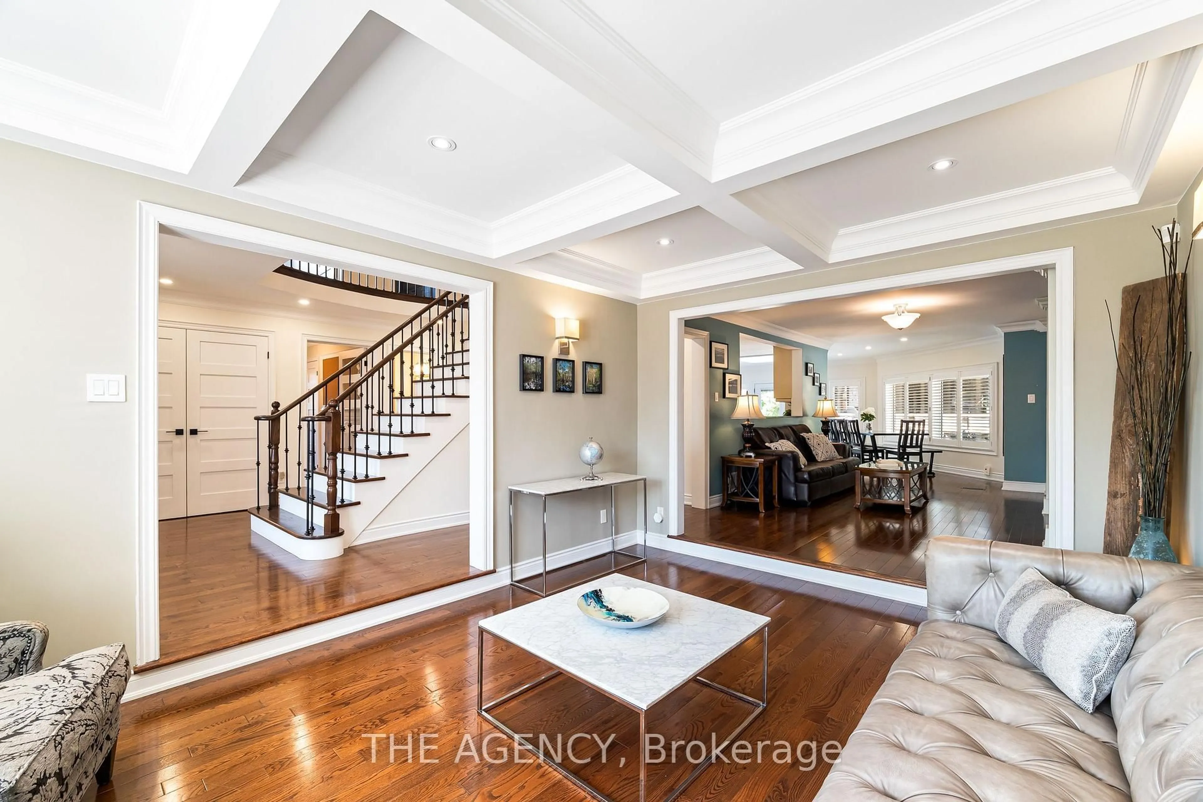 Indoor entryway for 7 Stonegate Dr, Brampton Ontario L6Z 3L7