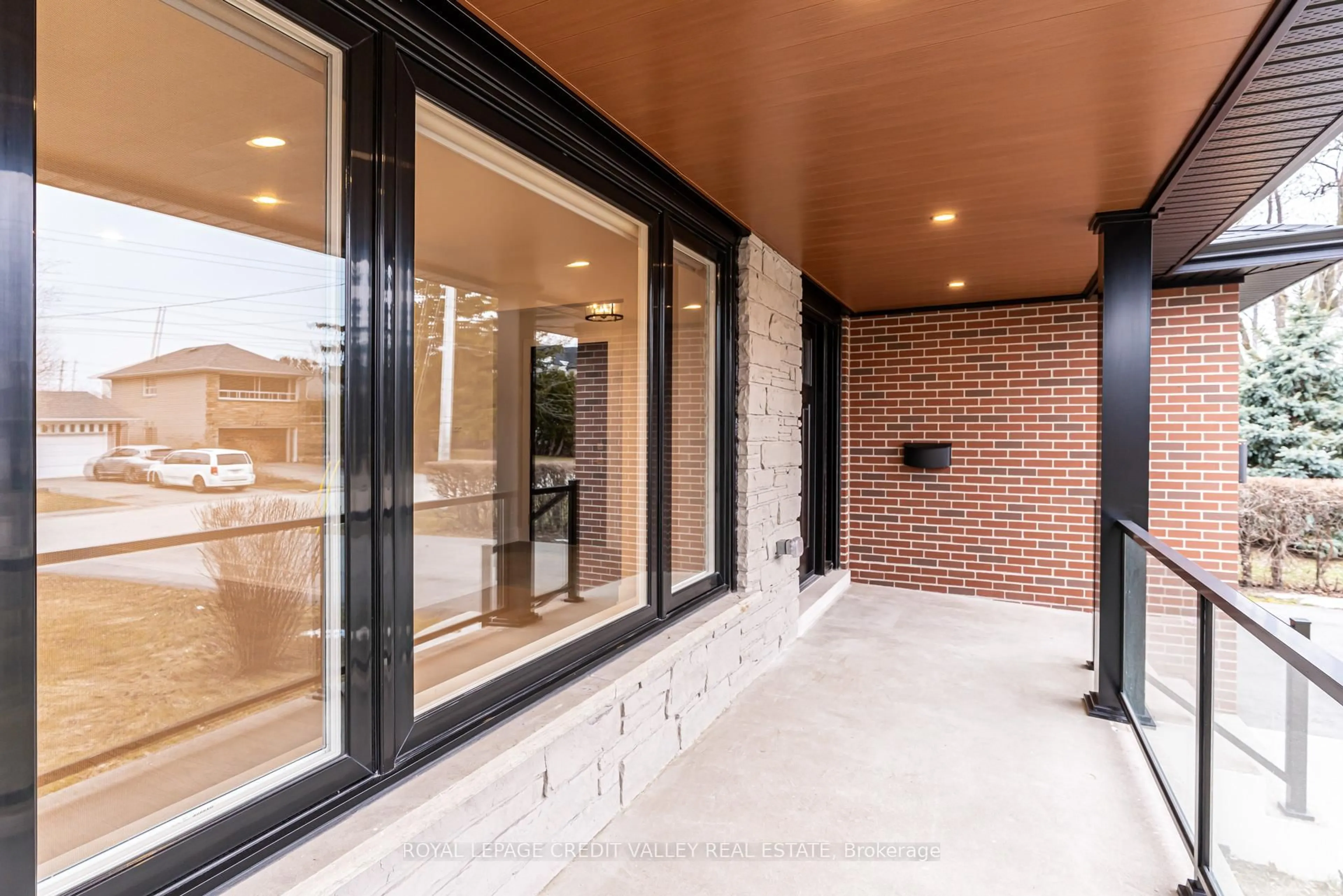 Home with brick exterior material, street for 500 Selsey Dr, Mississauga Ontario L5A 1B9